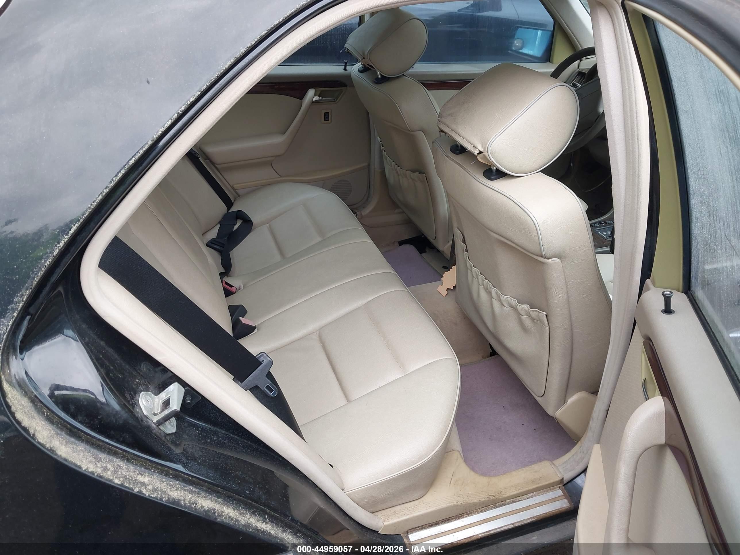 MERCEDES-BENZ C image 8