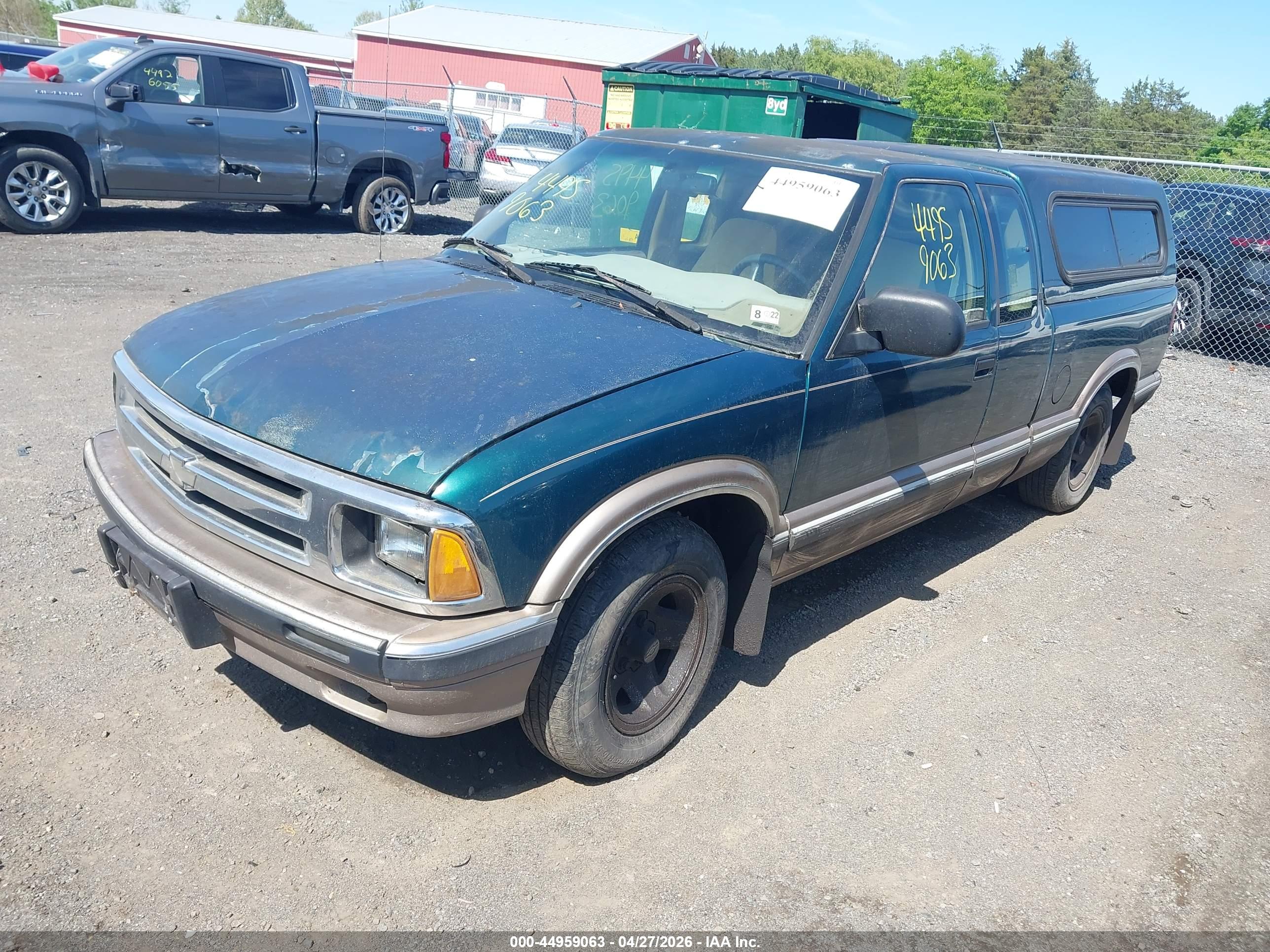 CHEVROLET S image 2