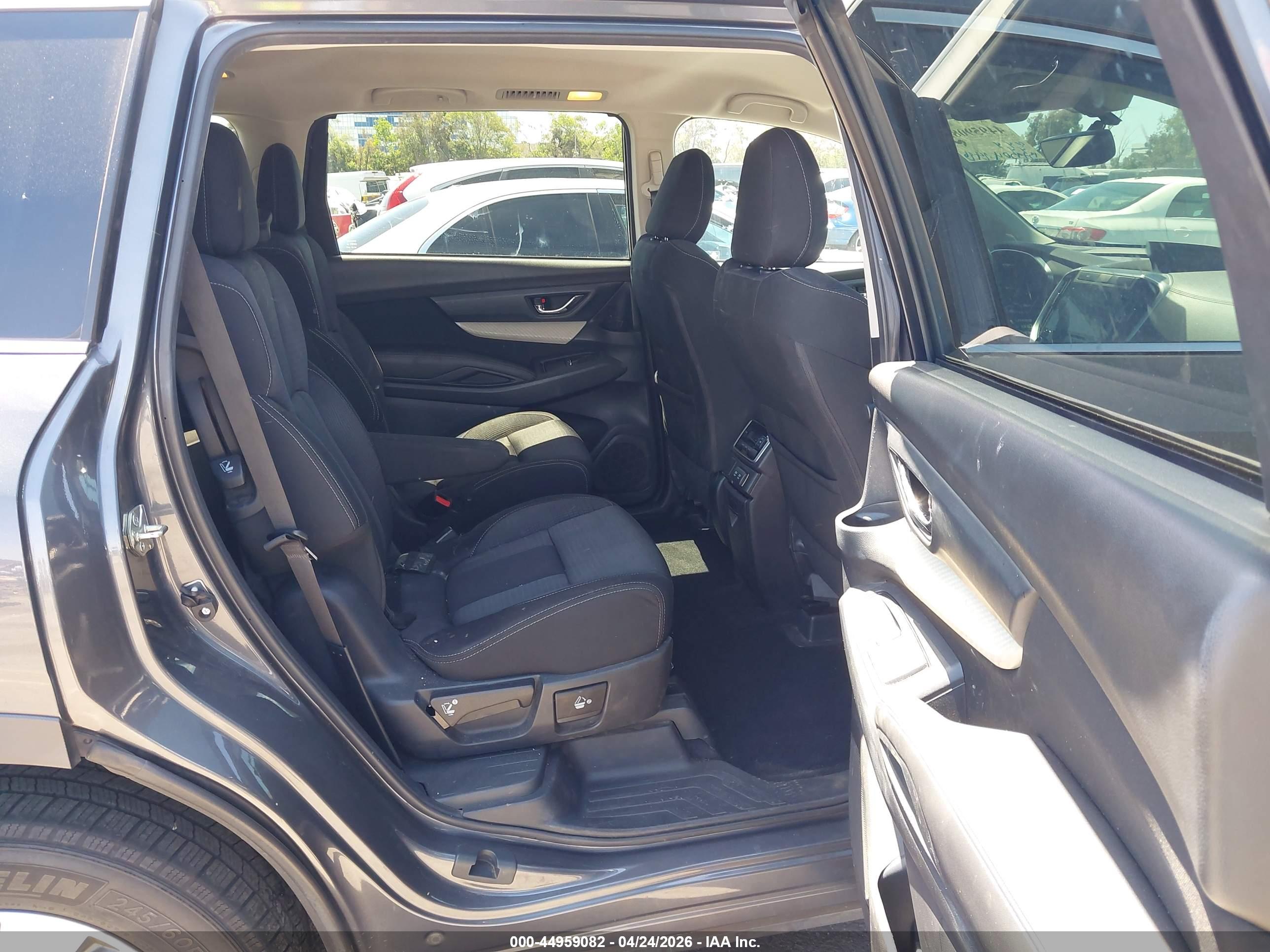 SUBARU ASCENT image 8