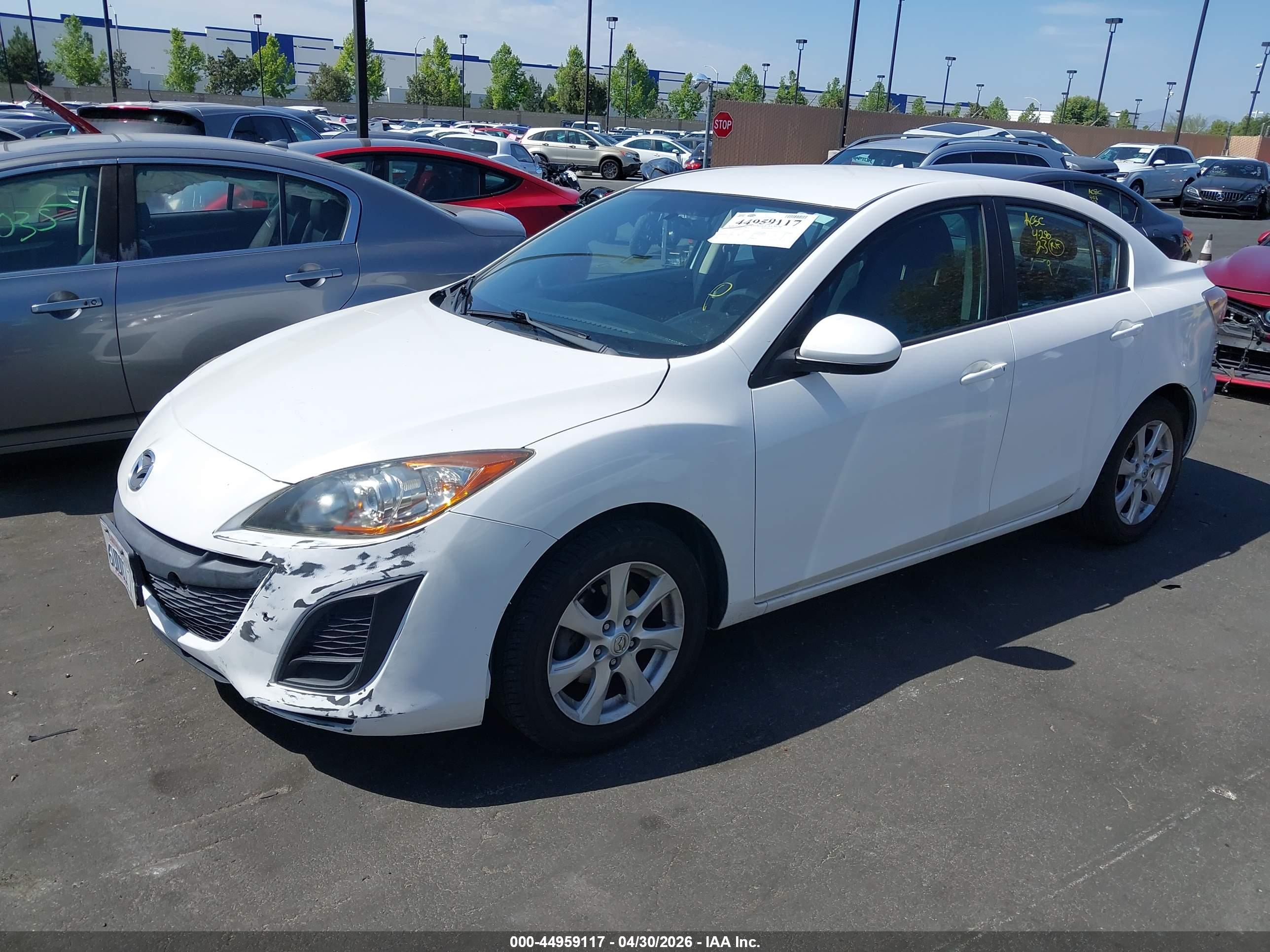 MAZDA MAZDA3 image 2