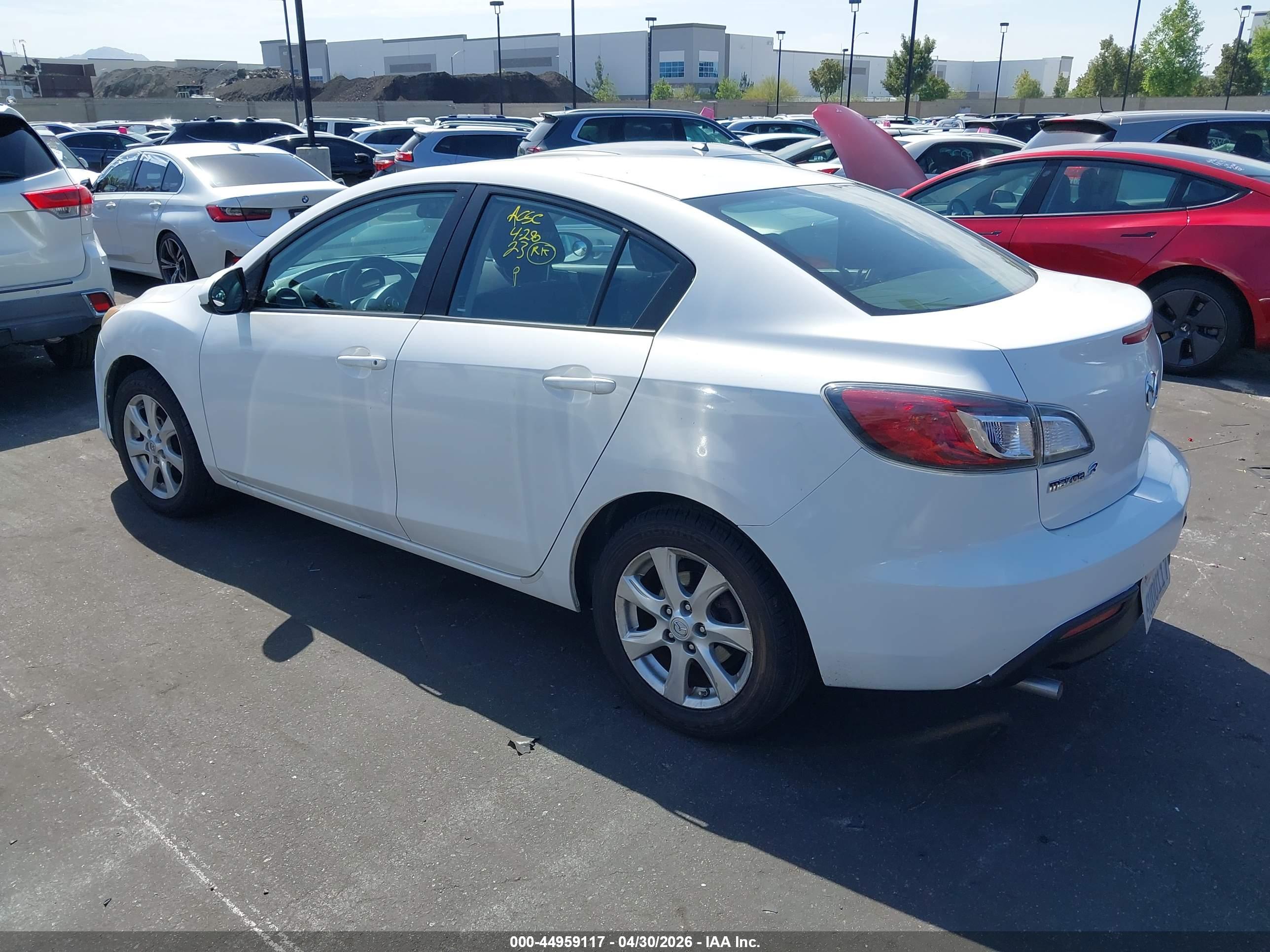 MAZDA MAZDA3 image 3