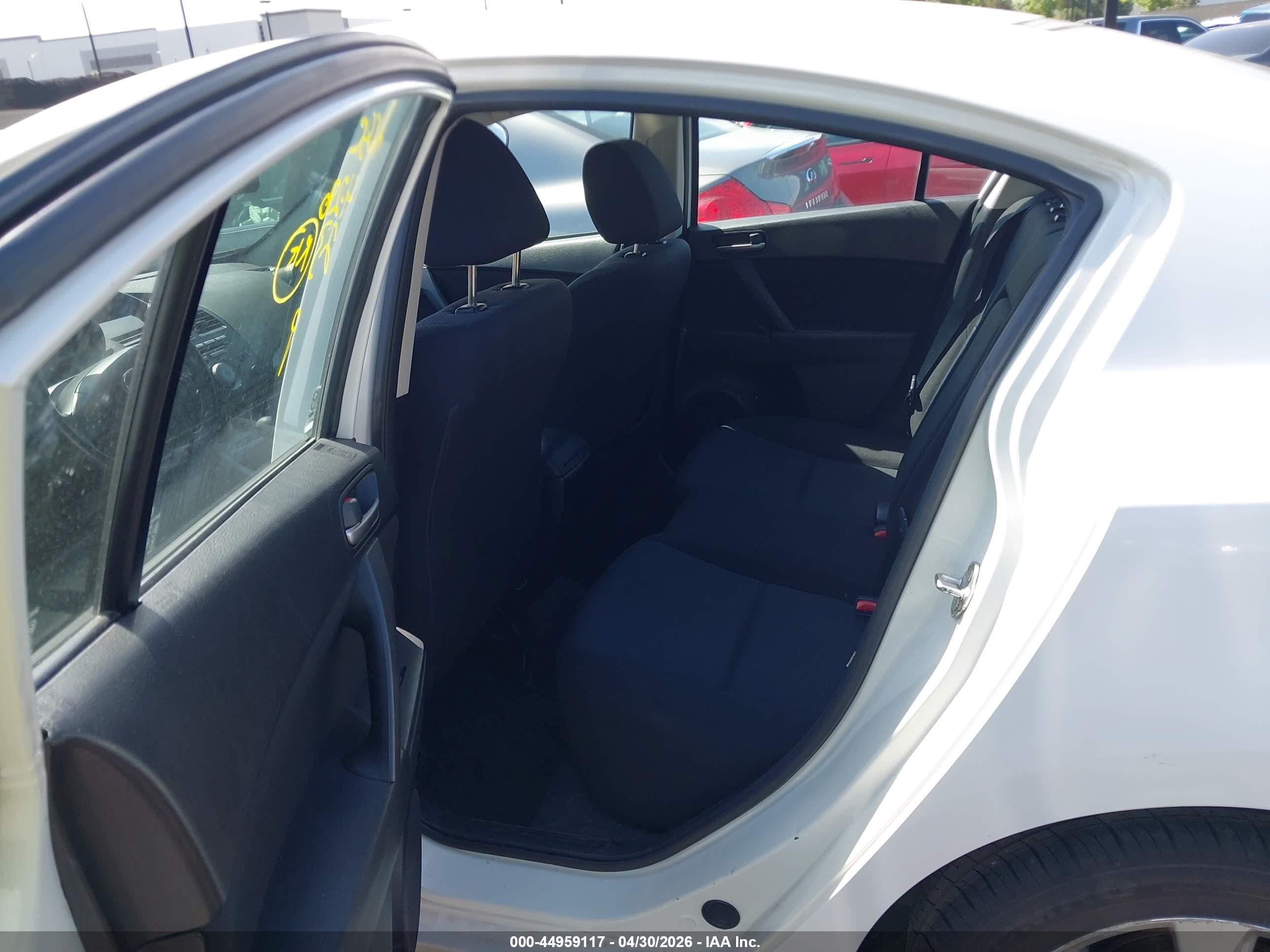 MAZDA MAZDA3 image 8