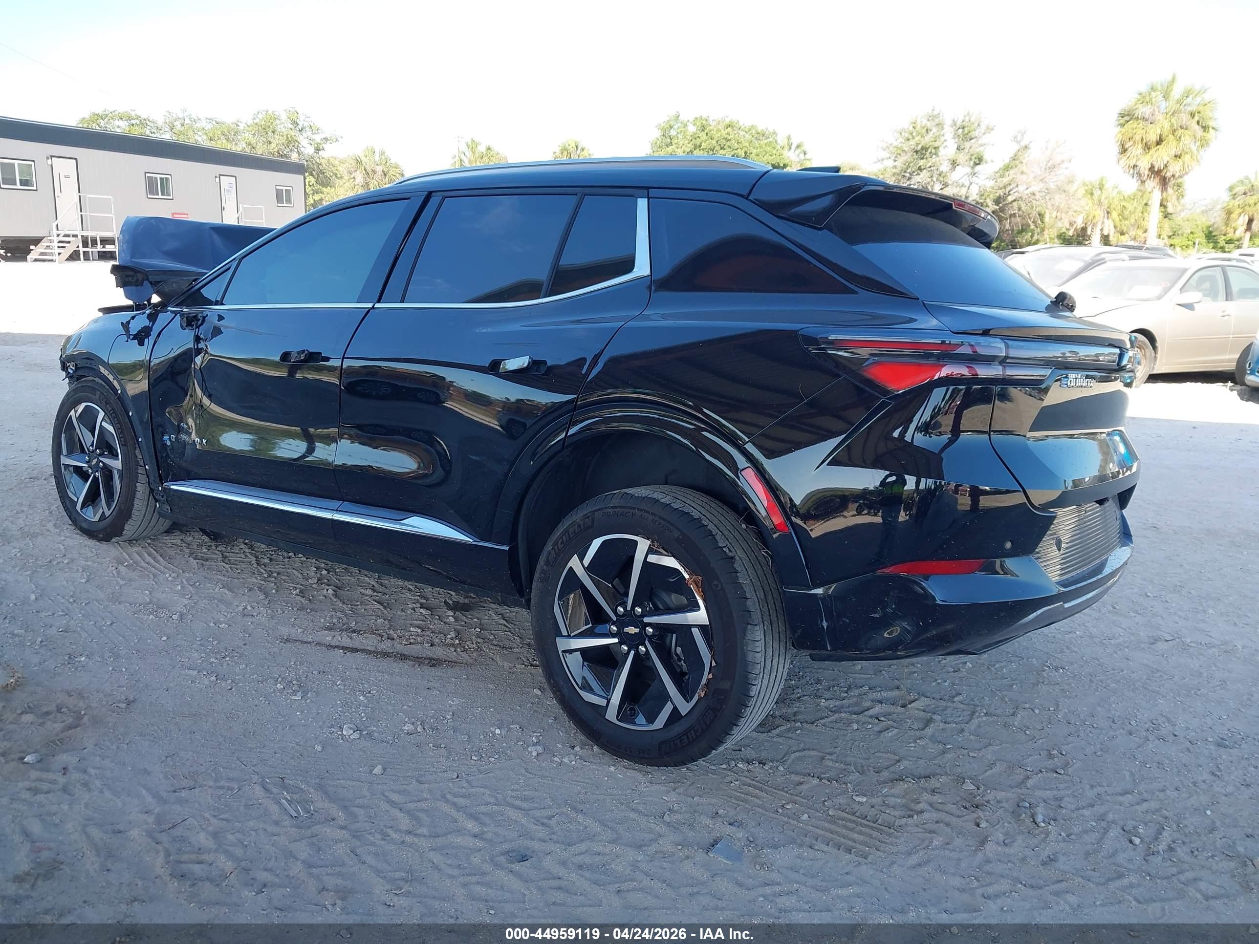 CHEVROLET EQUINOX image 3