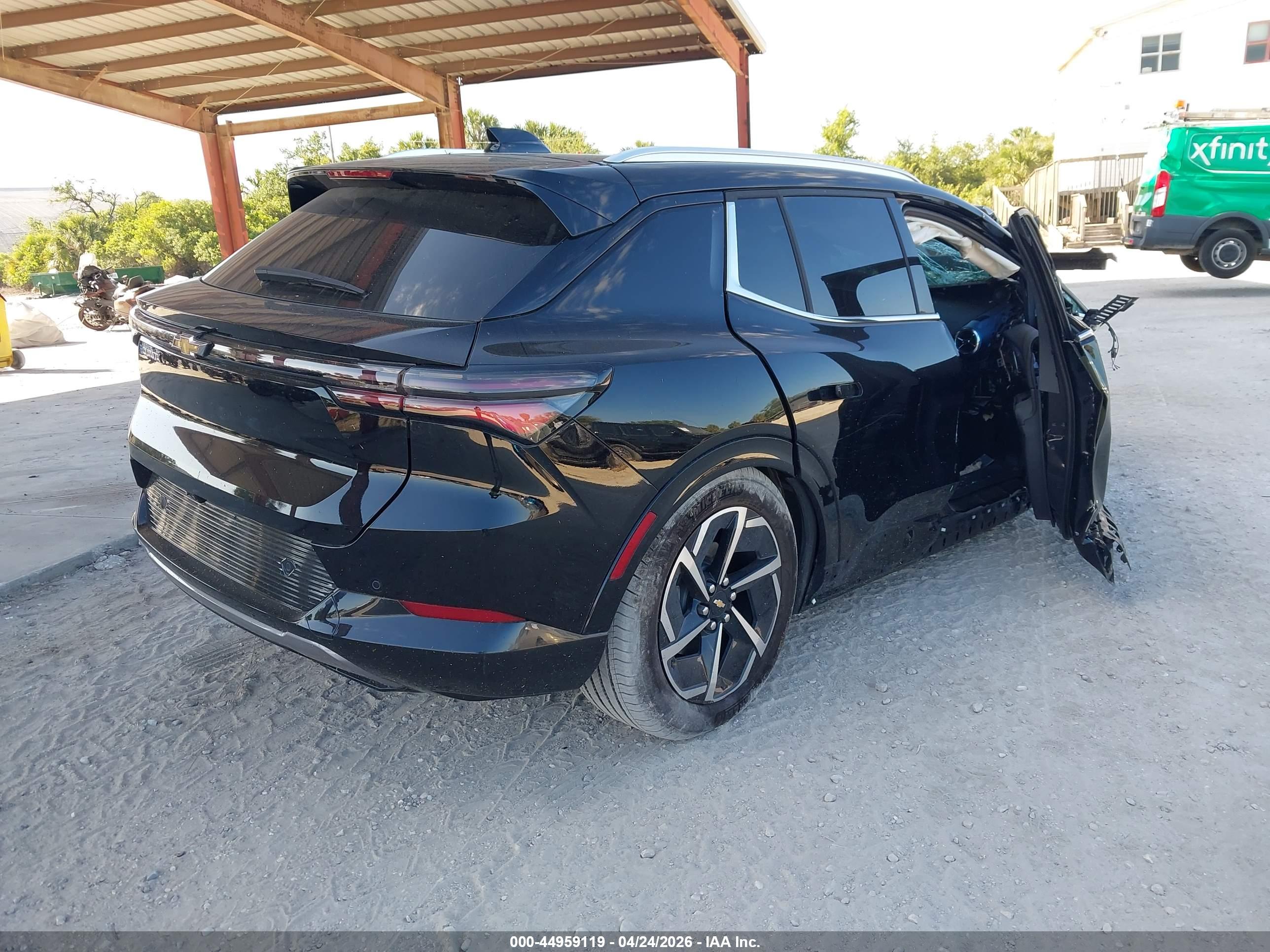 CHEVROLET EQUINOX image 4