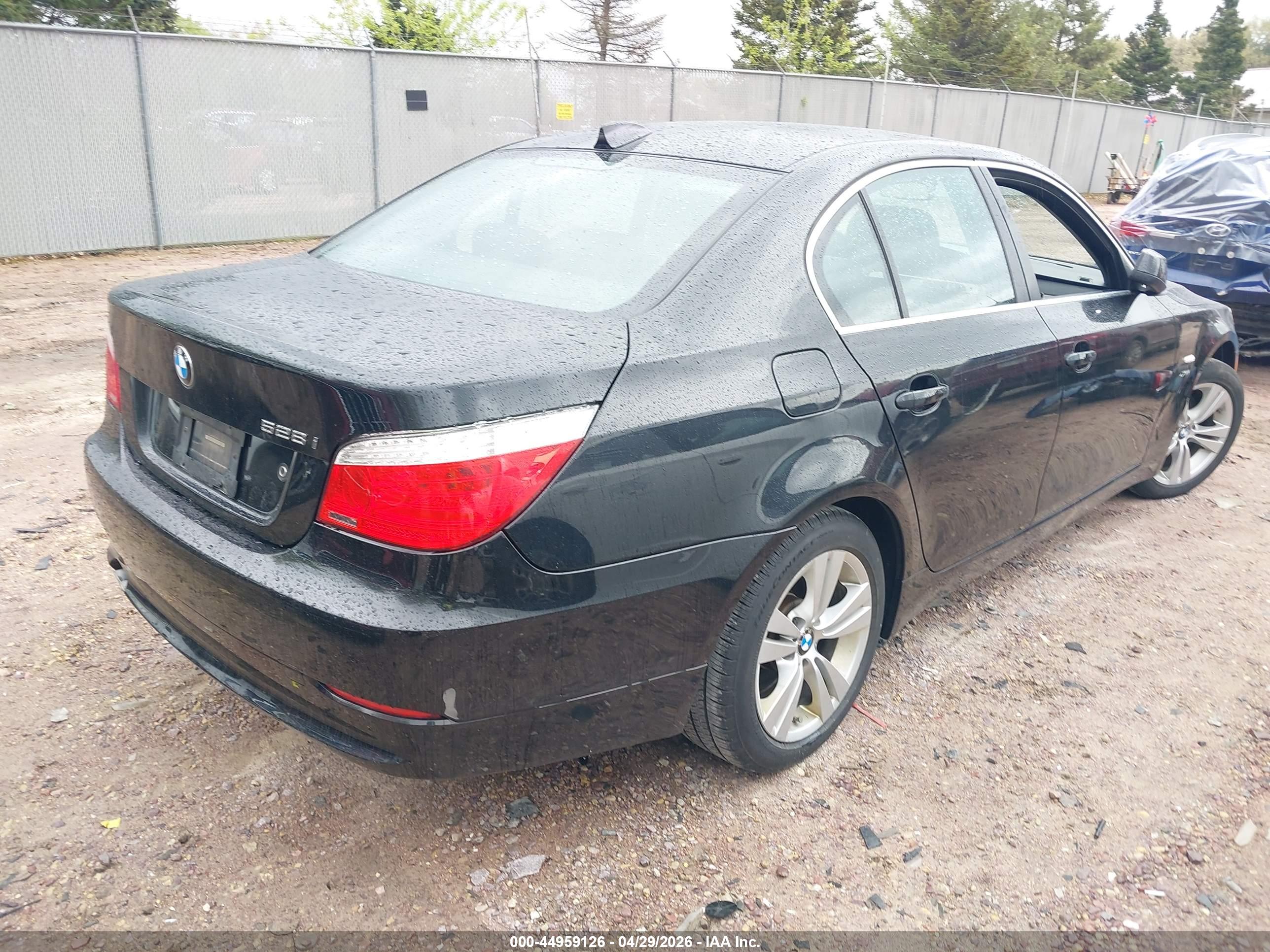 BMW 528I image 4