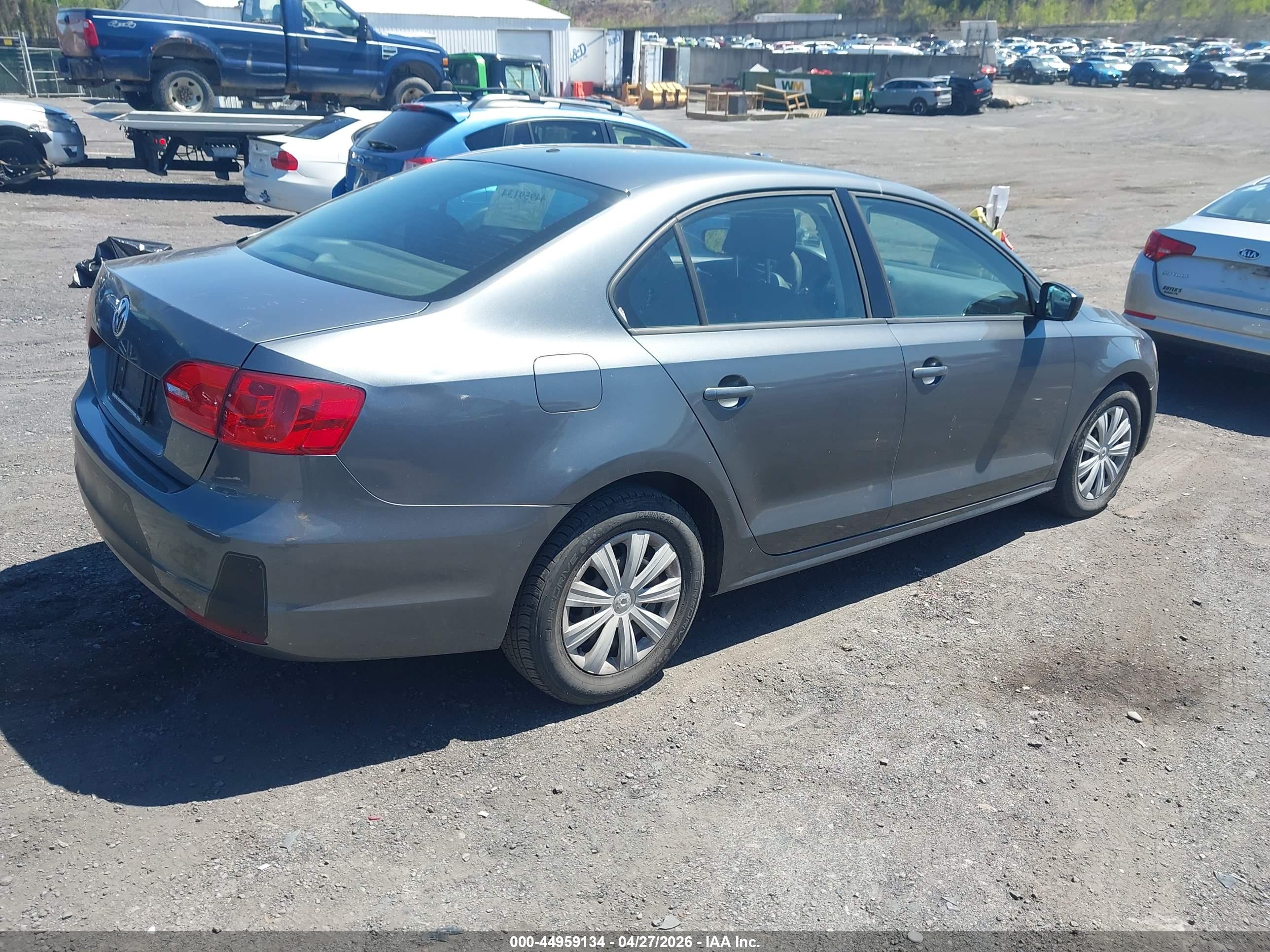 VOLKSWAGEN JETTA image 4