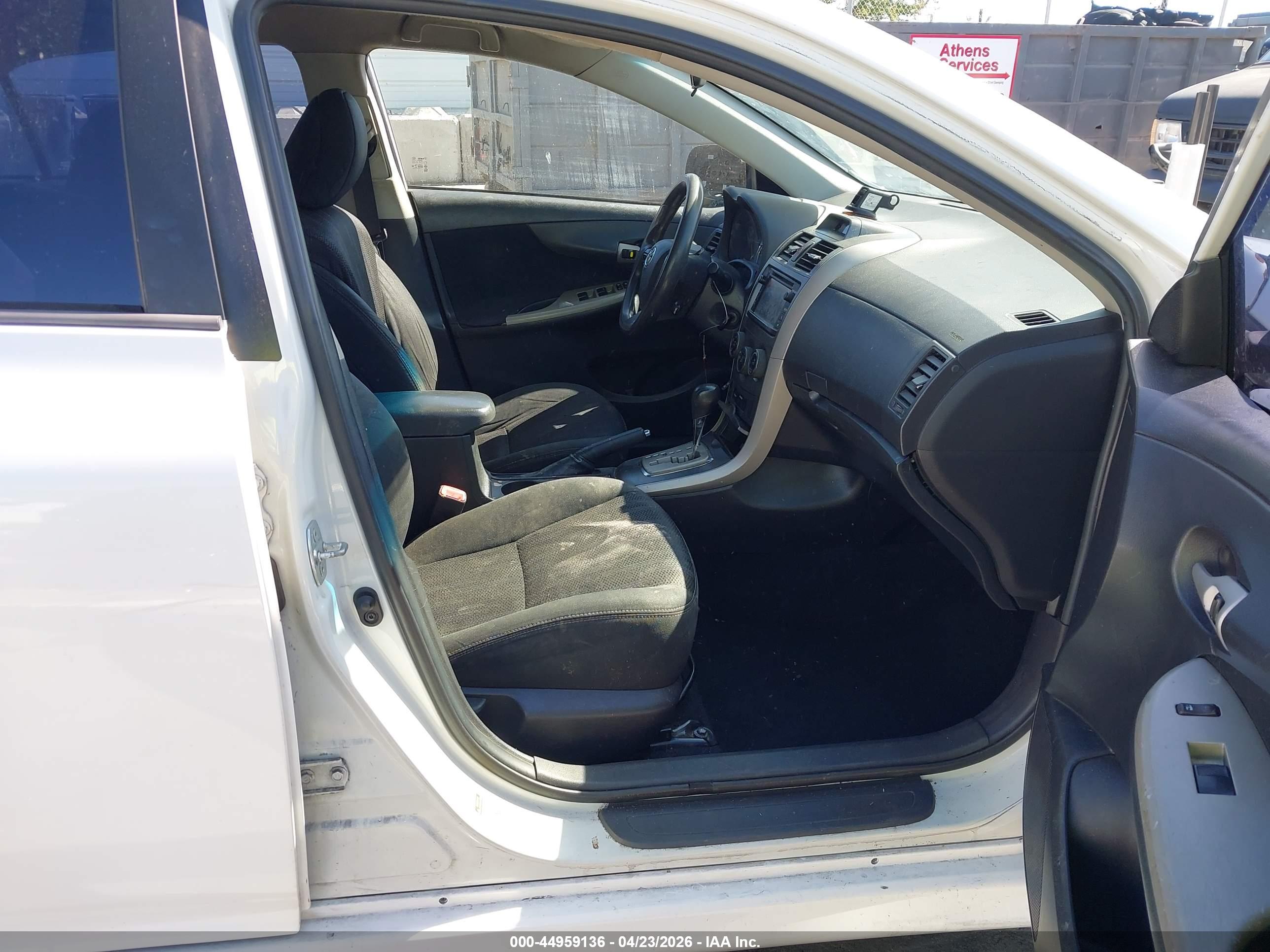 TOYOTA COROLLA image 5