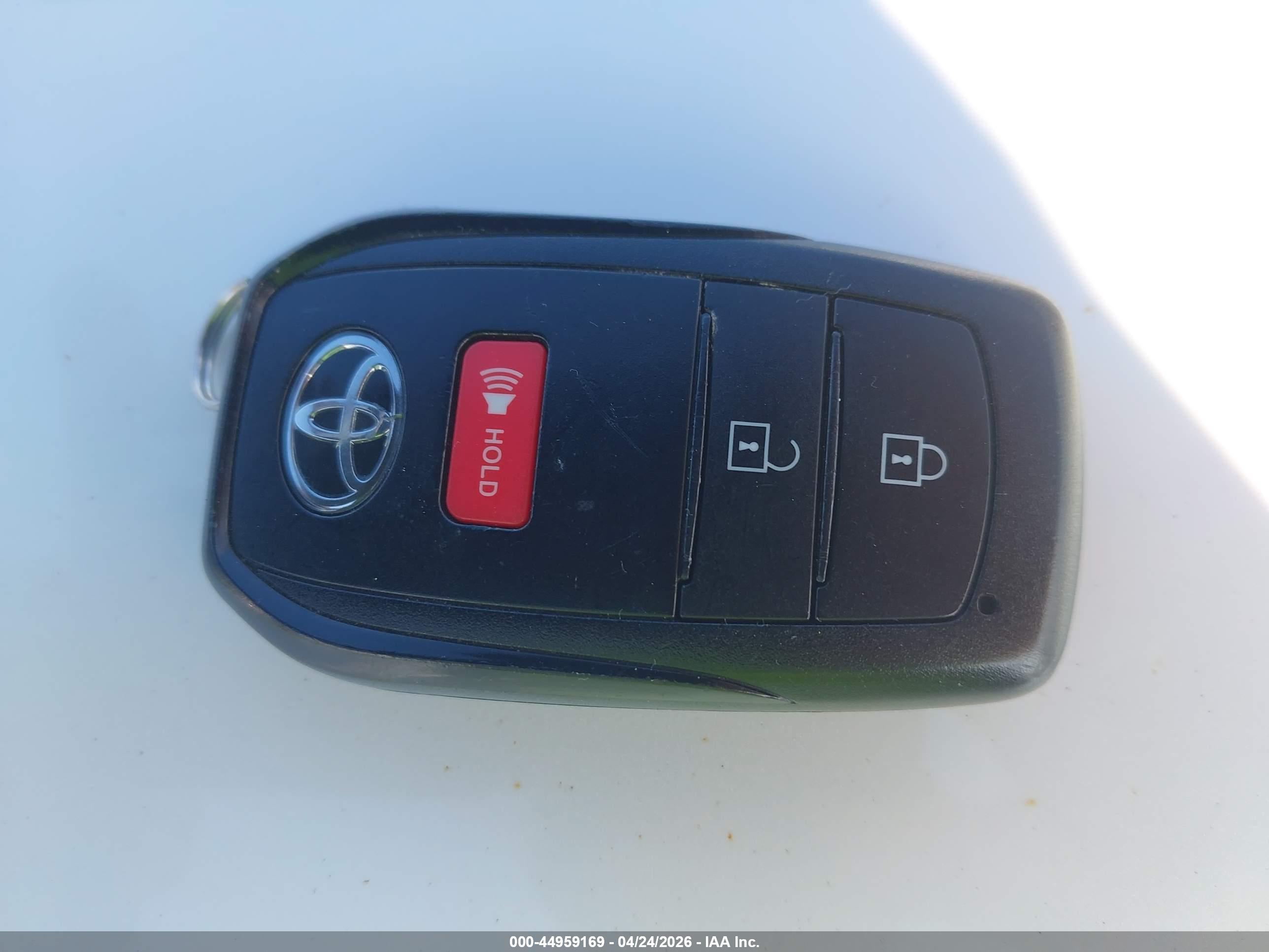 TOYOTA COROLLA image 11