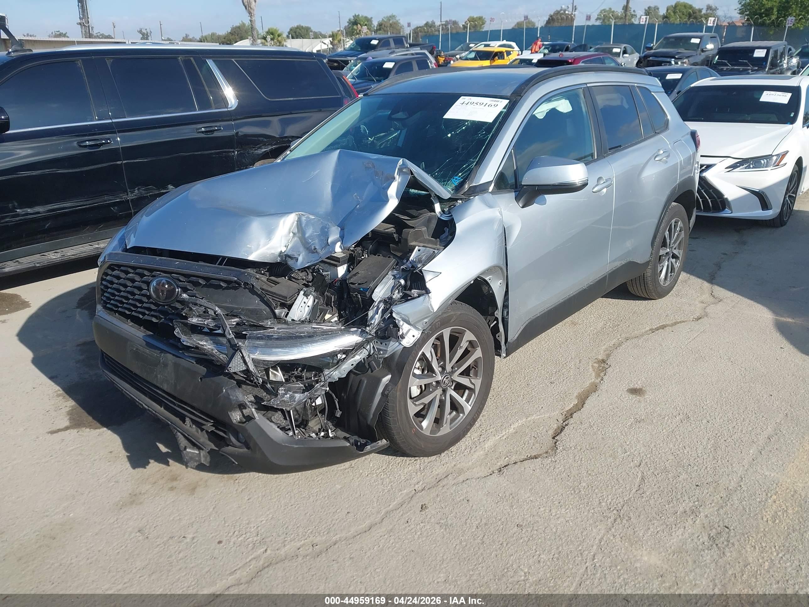 TOYOTA COROLLA image 2