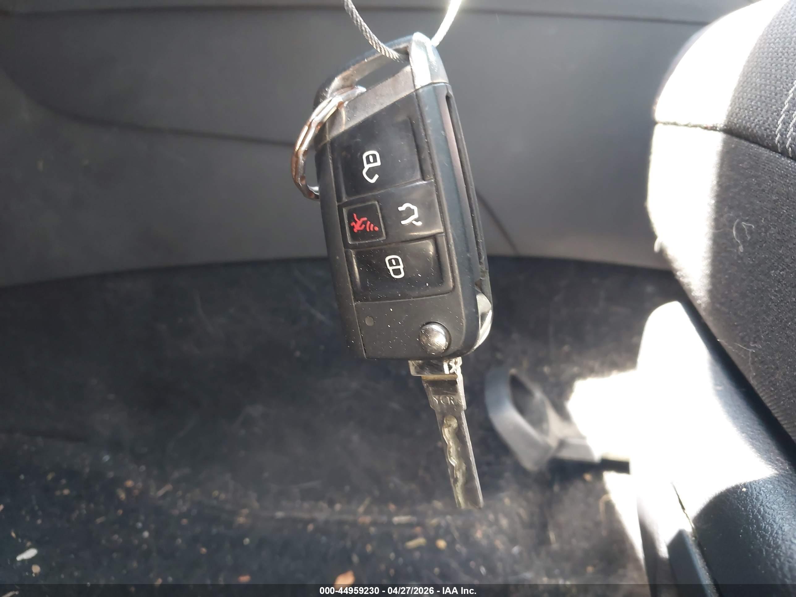 VOLKSWAGEN GOLF image 11