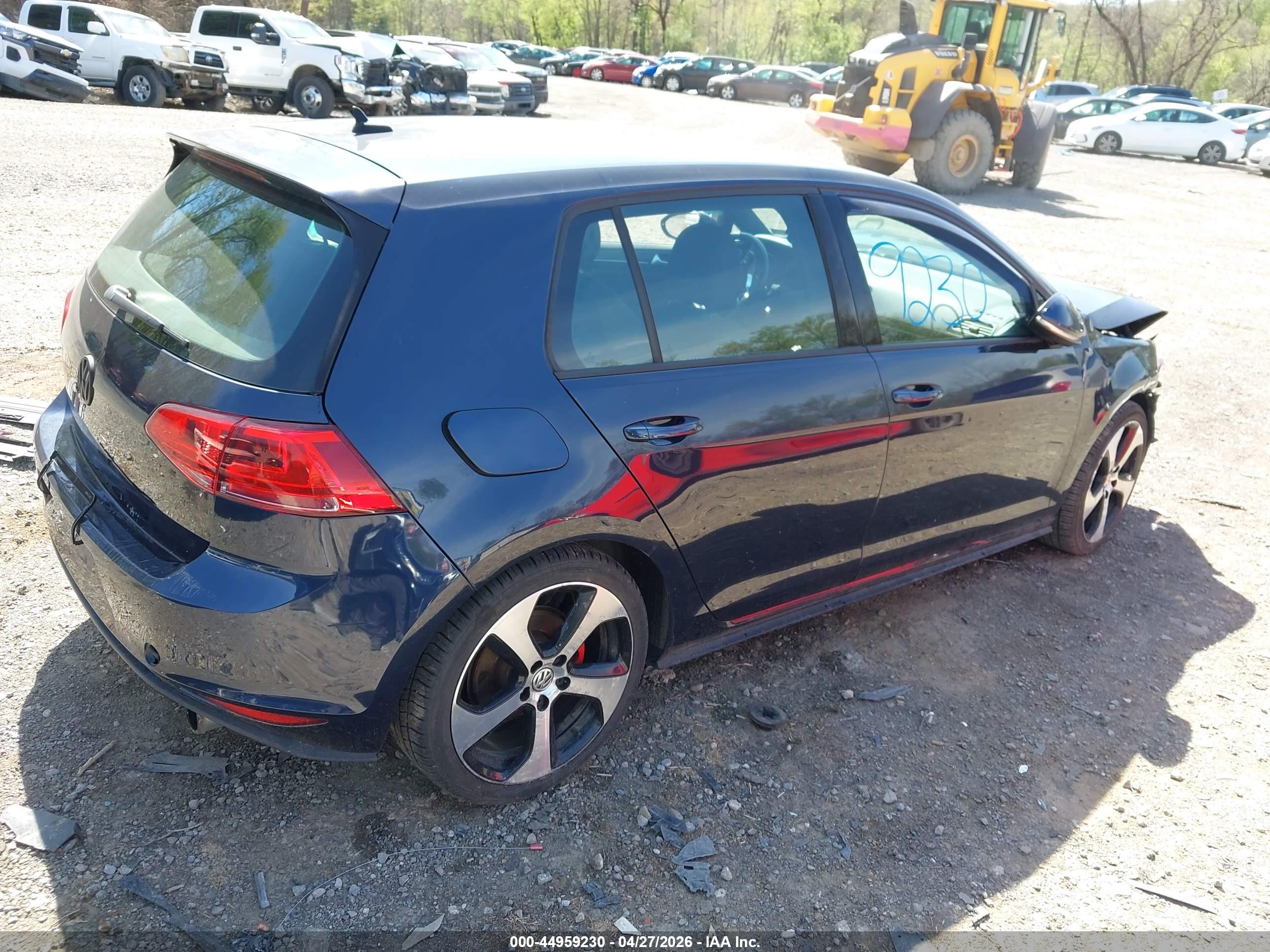VOLKSWAGEN GOLF image 4