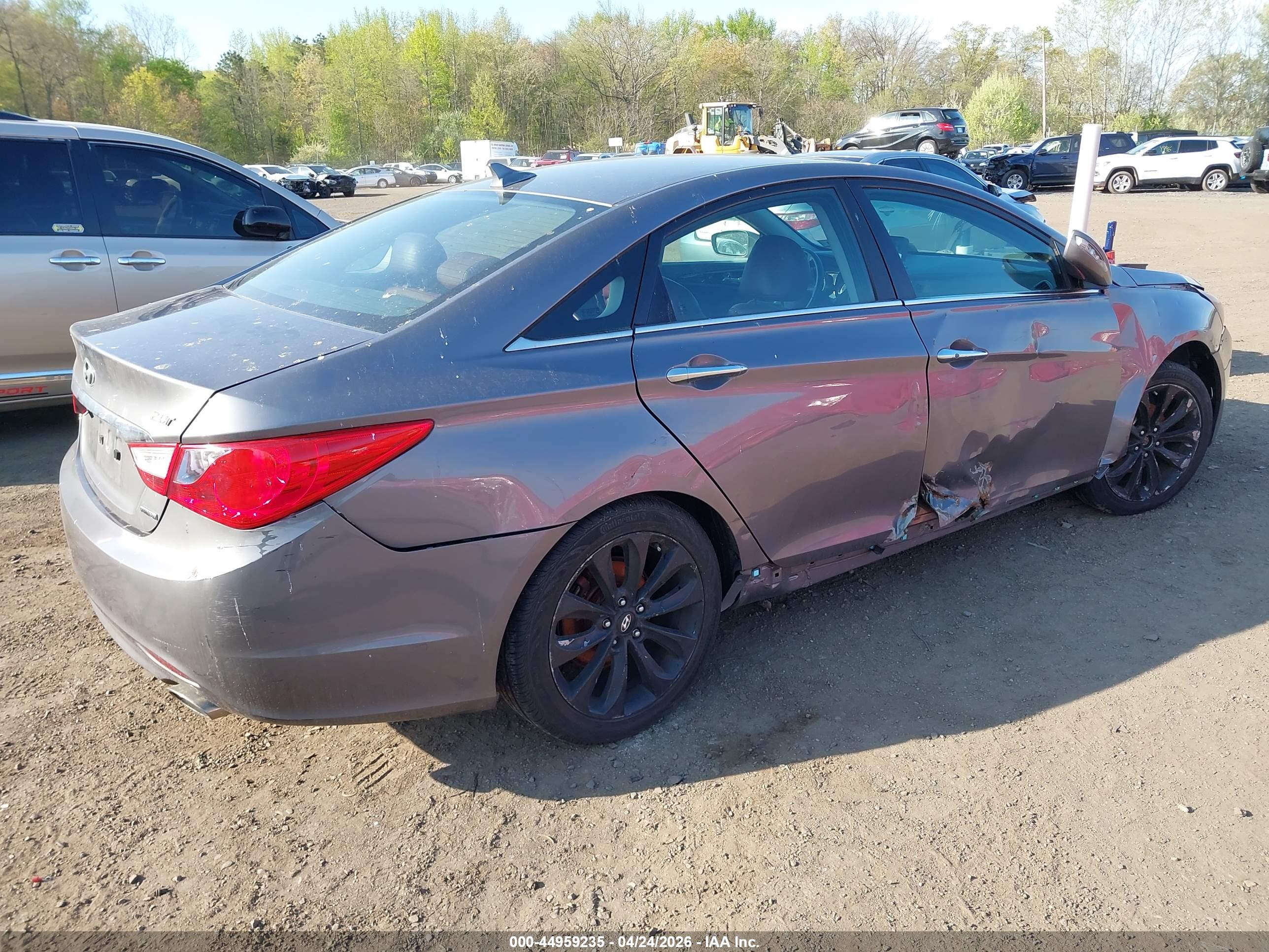 HYUNDAI SONATA image 4