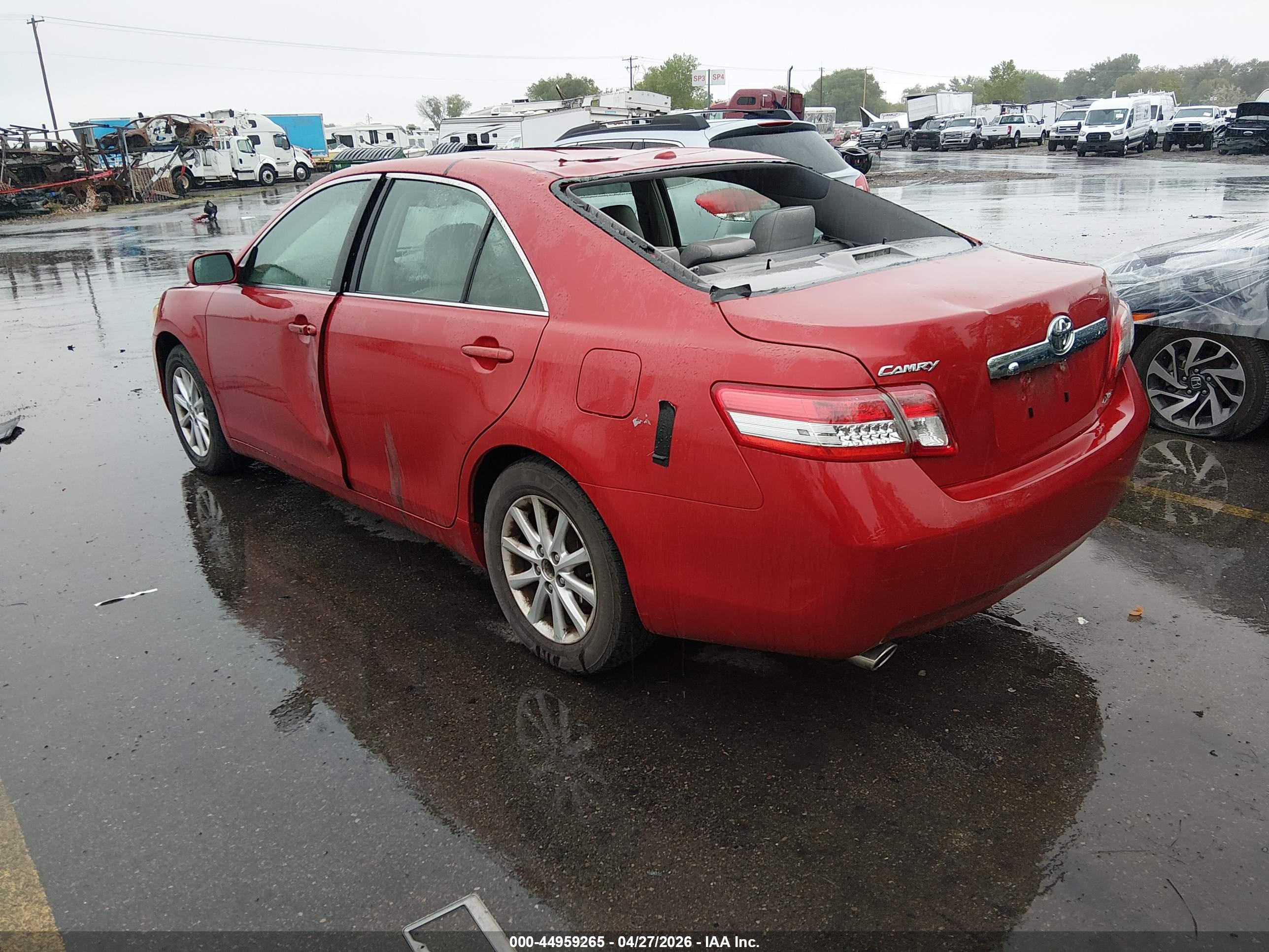 TOYOTA CAMRY image 3