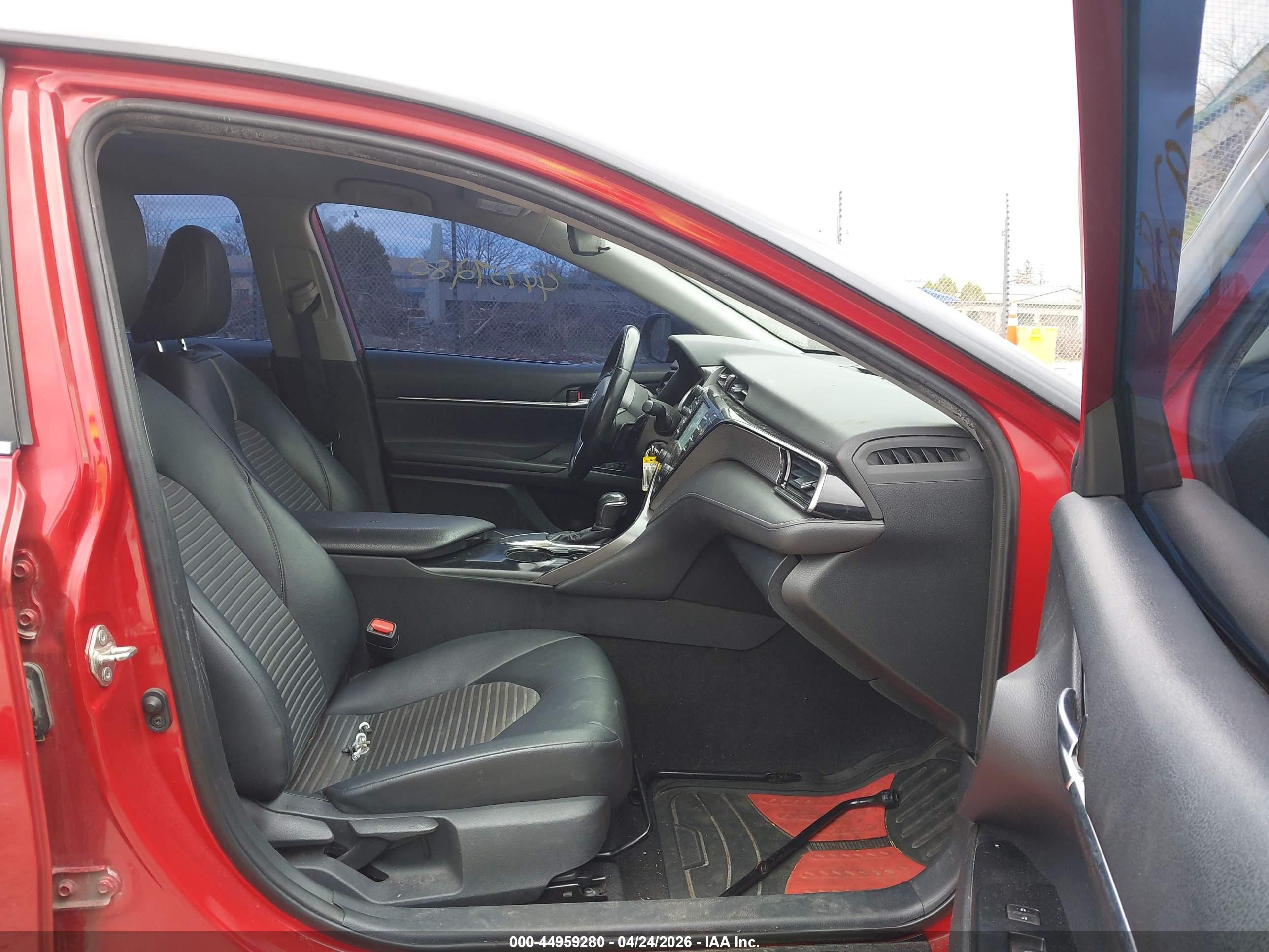 TOYOTA CAMRY image 5