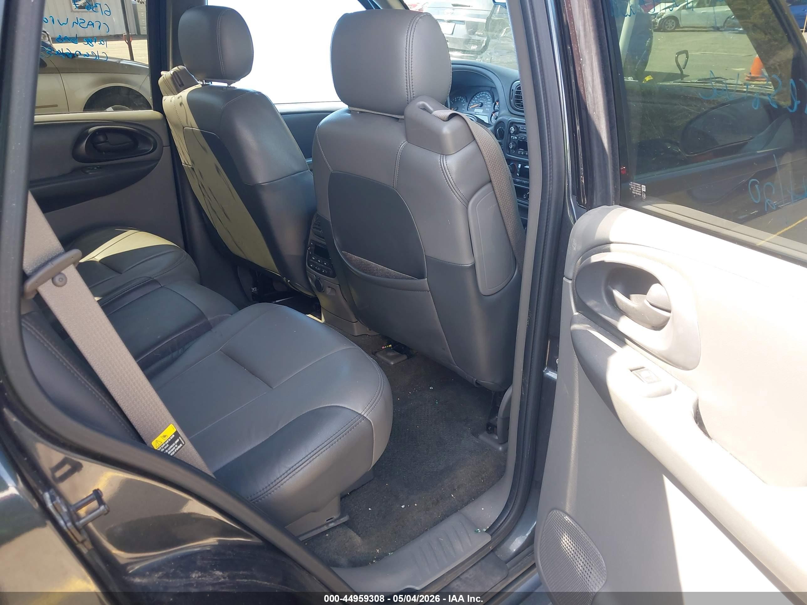 CHEVROLET TRAILBLAZER image 8