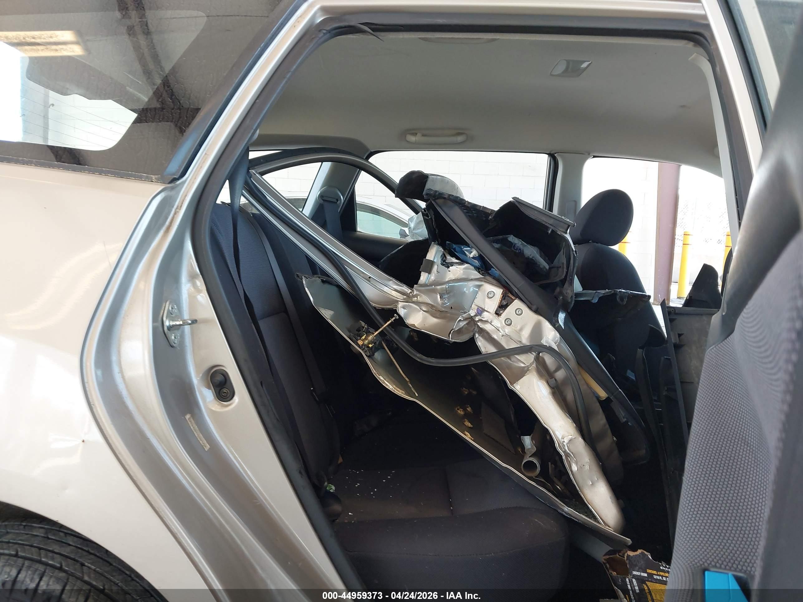 TOYOTA MATRIX image 8