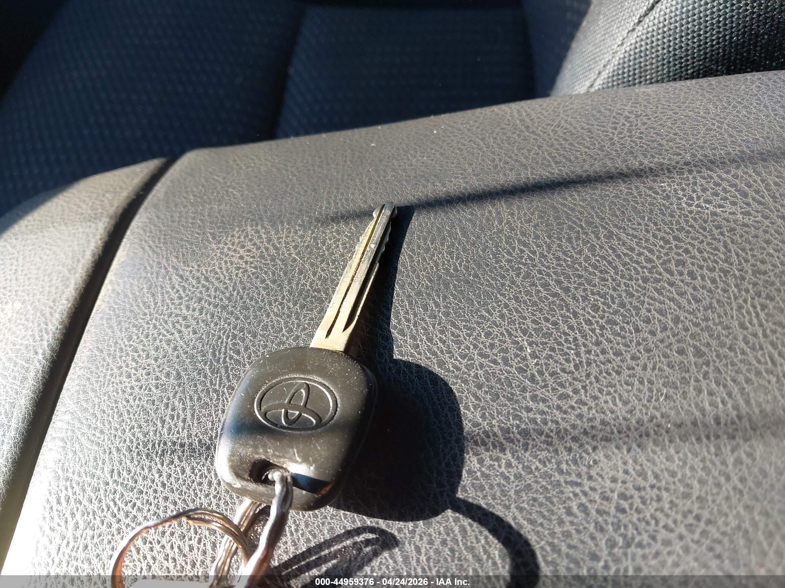 TOYOTA 4RUNNER image 11
