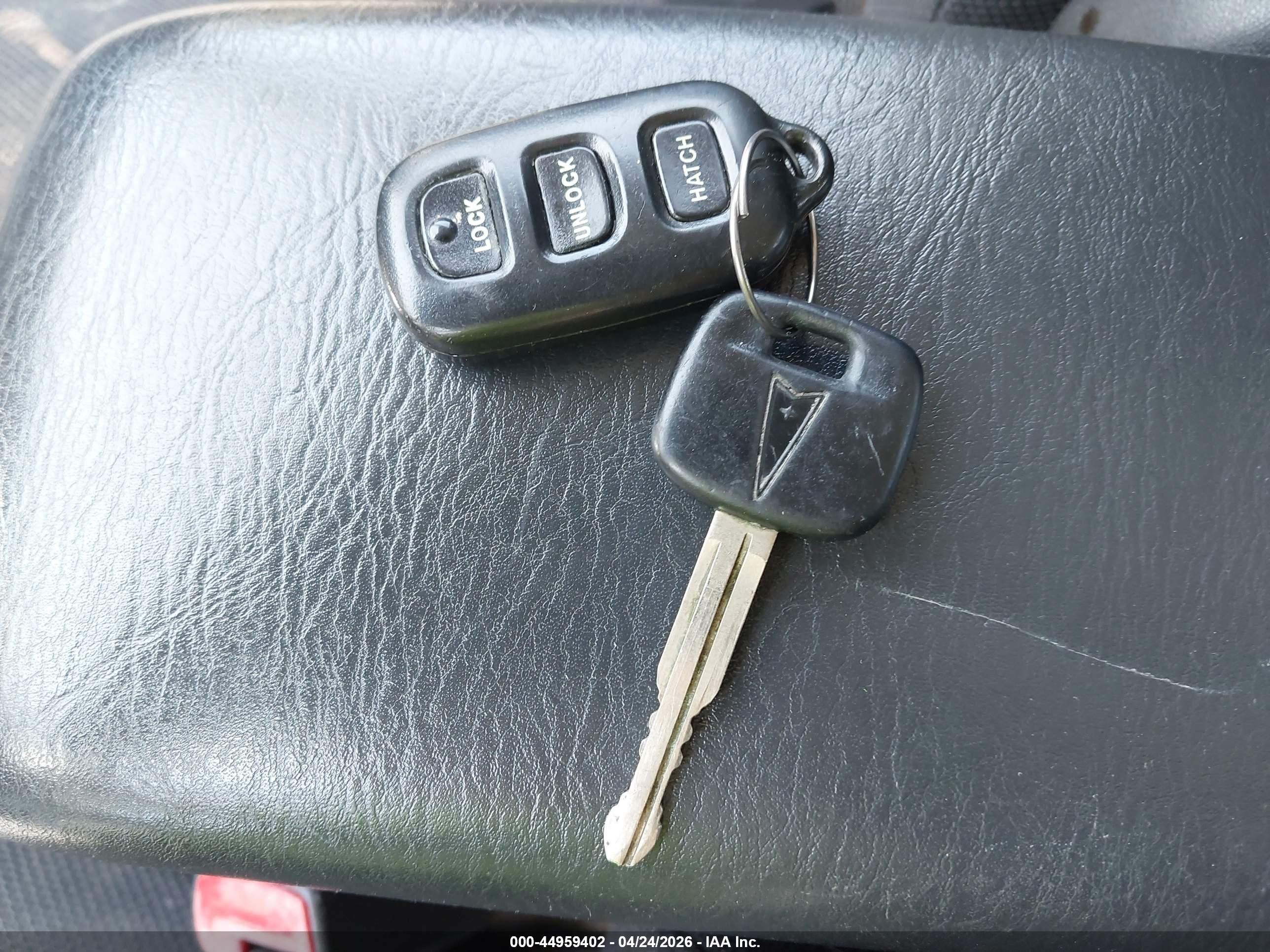PONTIAC VIBE image 11