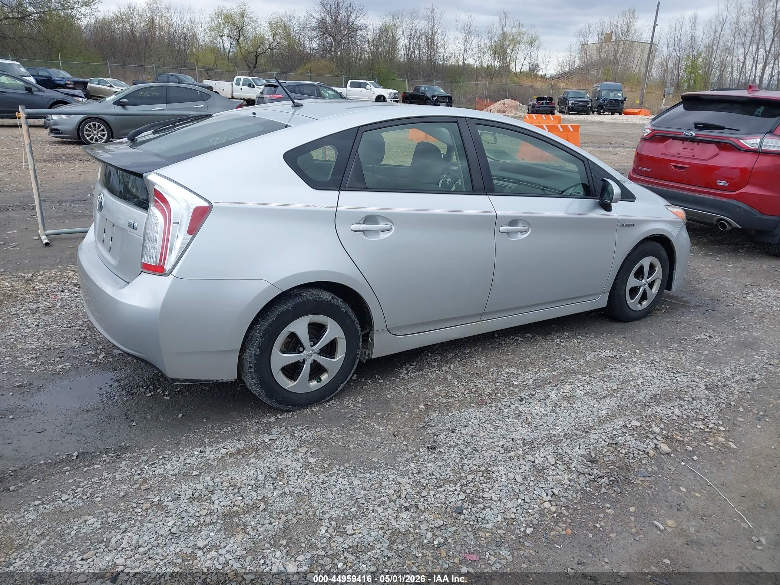 TOYOTA PRIUS image 4