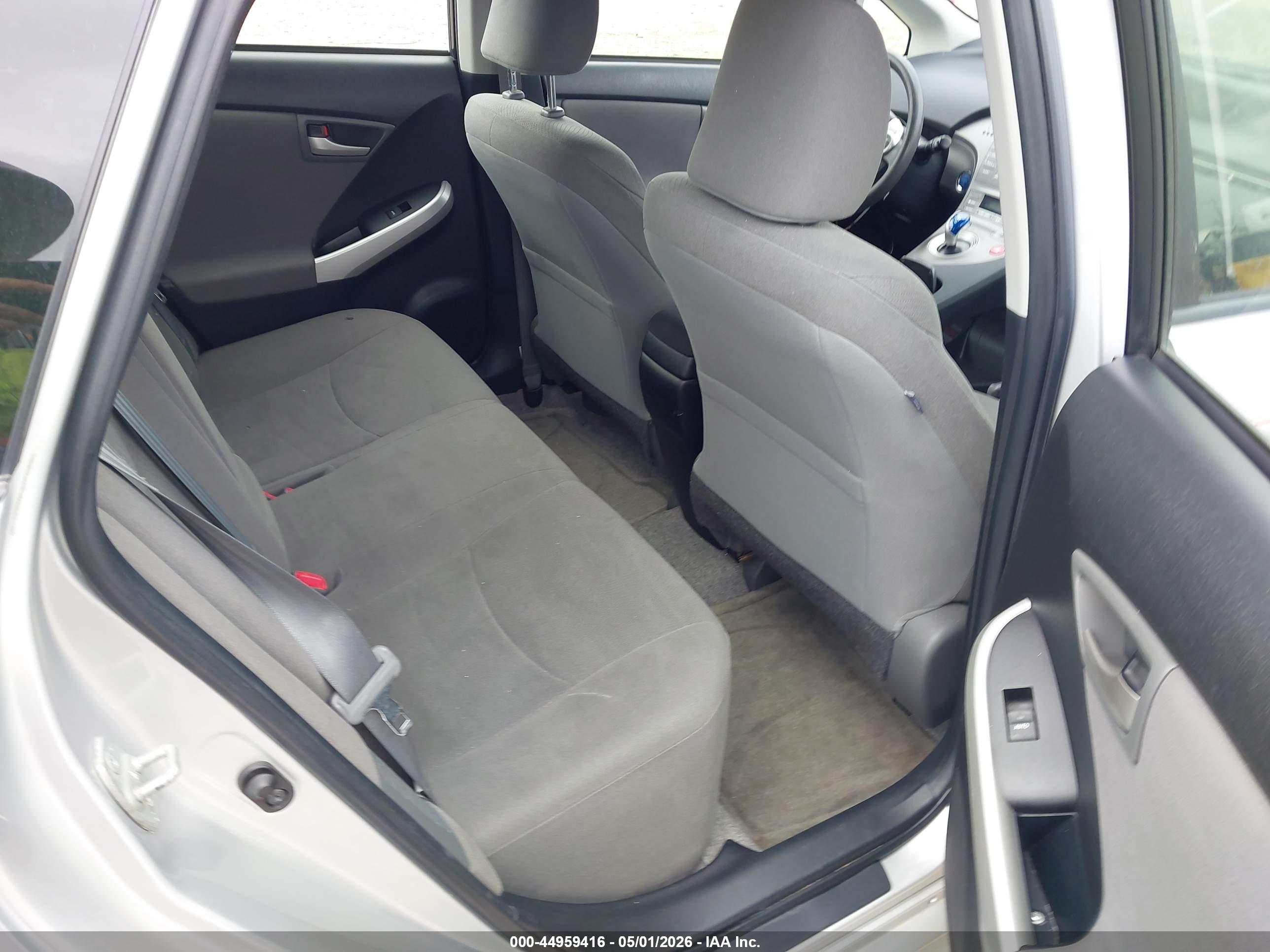 TOYOTA PRIUS image 8