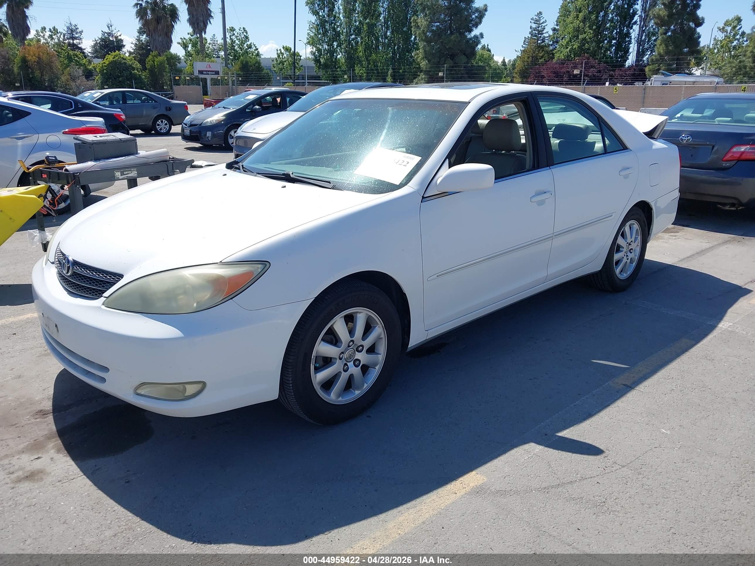 TOYOTA CAMRY image 2
