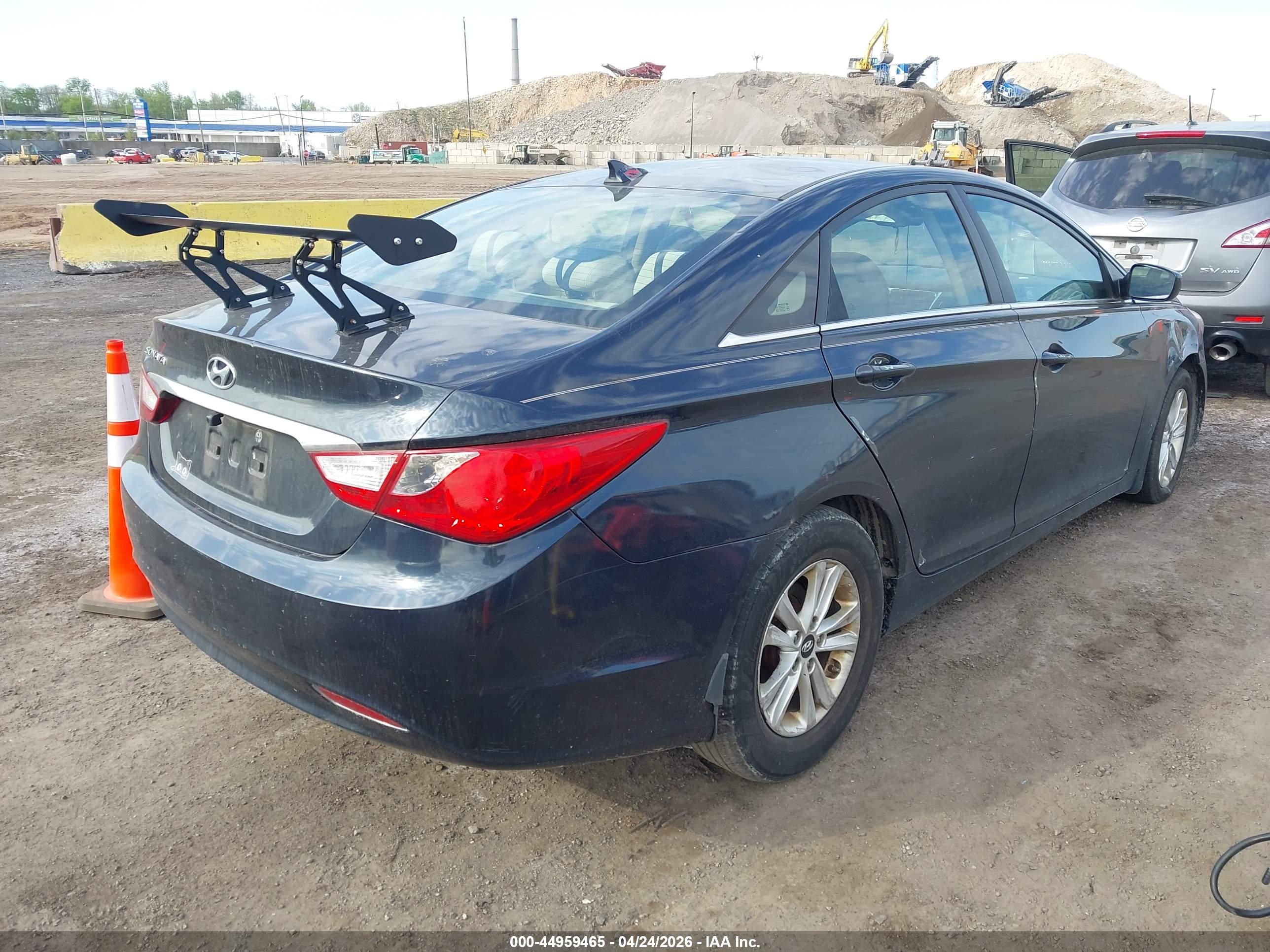 HYUNDAI SONATA image 4