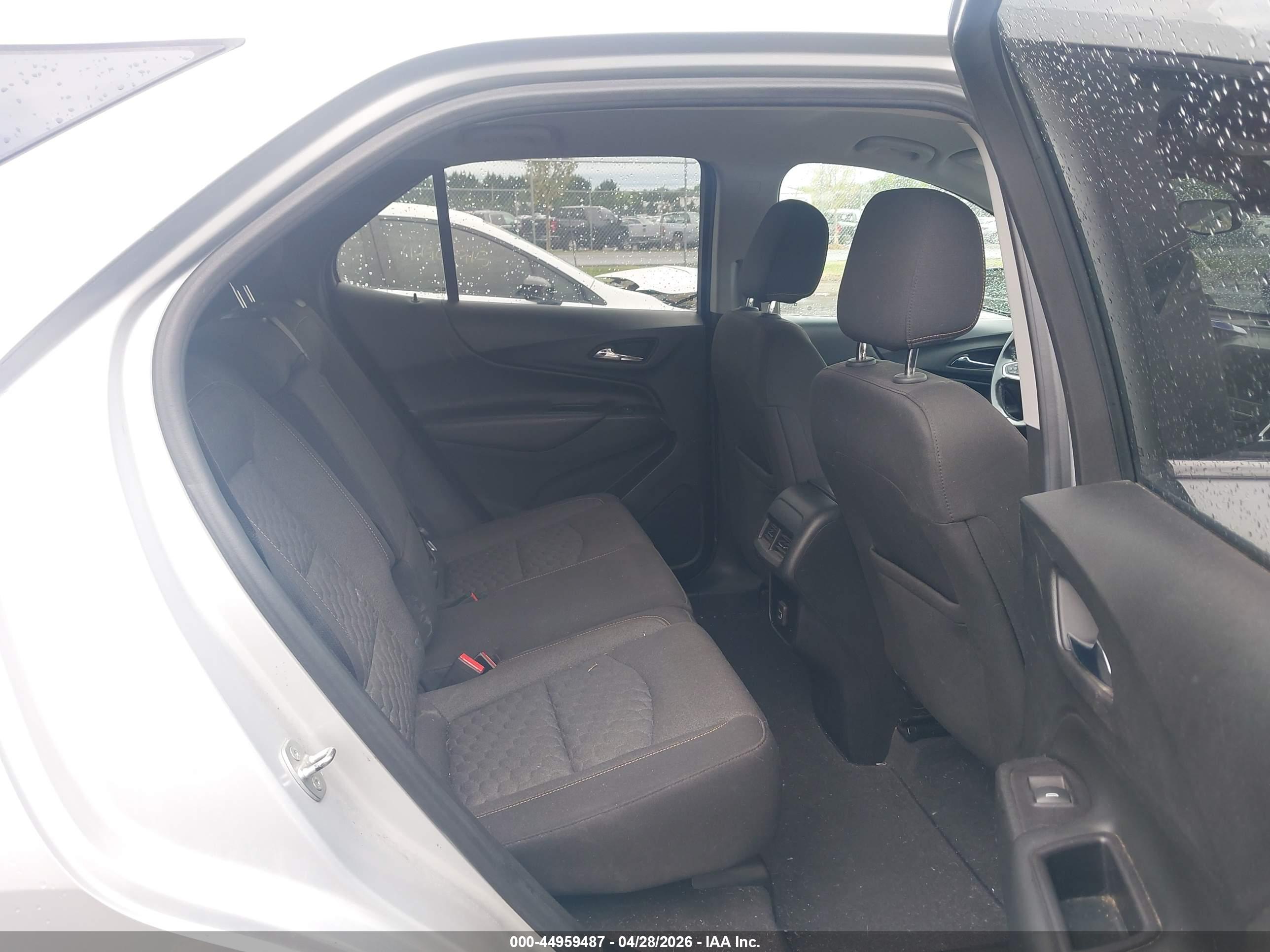 CHEVROLET EQUINOX image 8