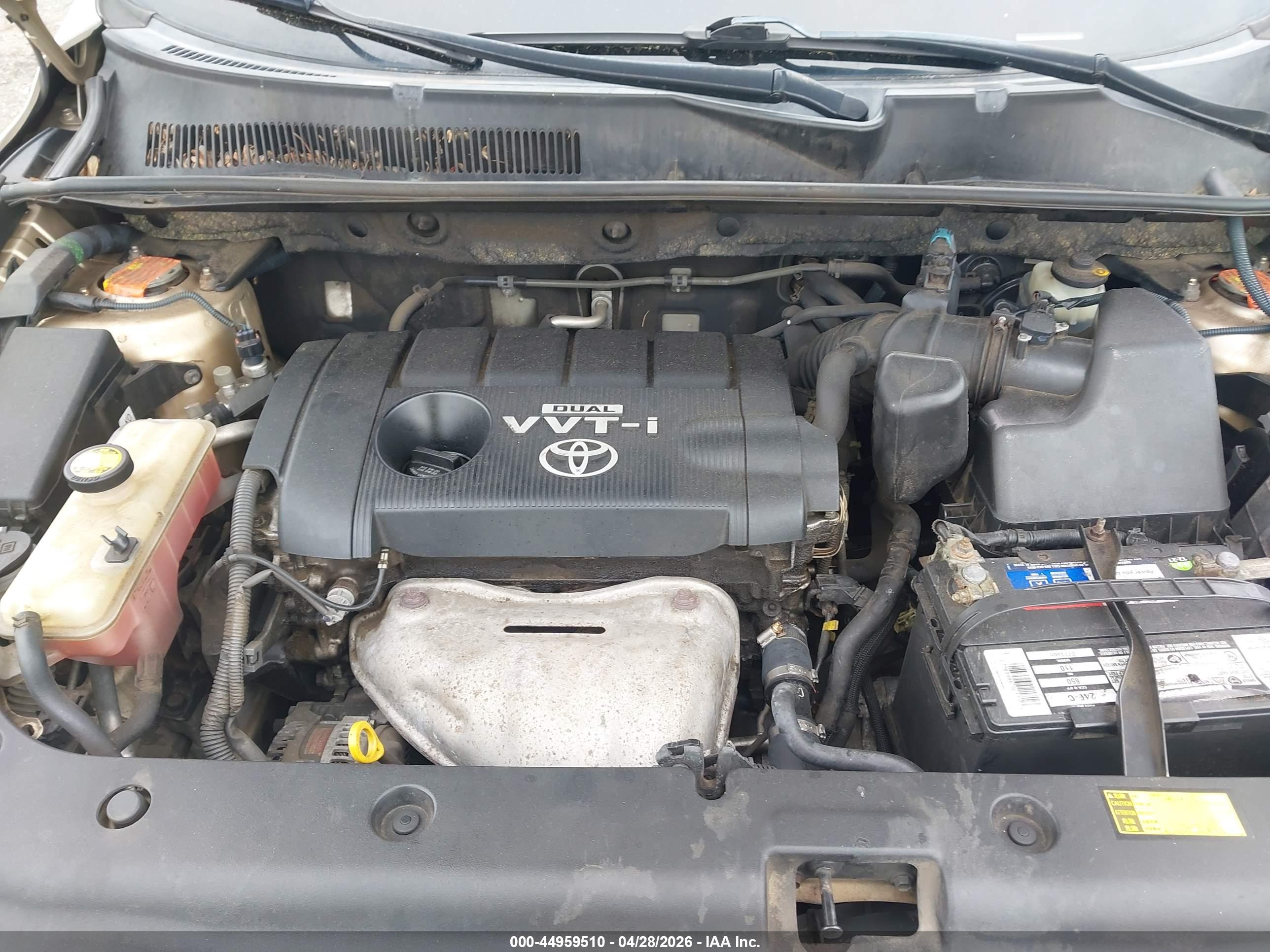 TOYOTA RAV4 image 10