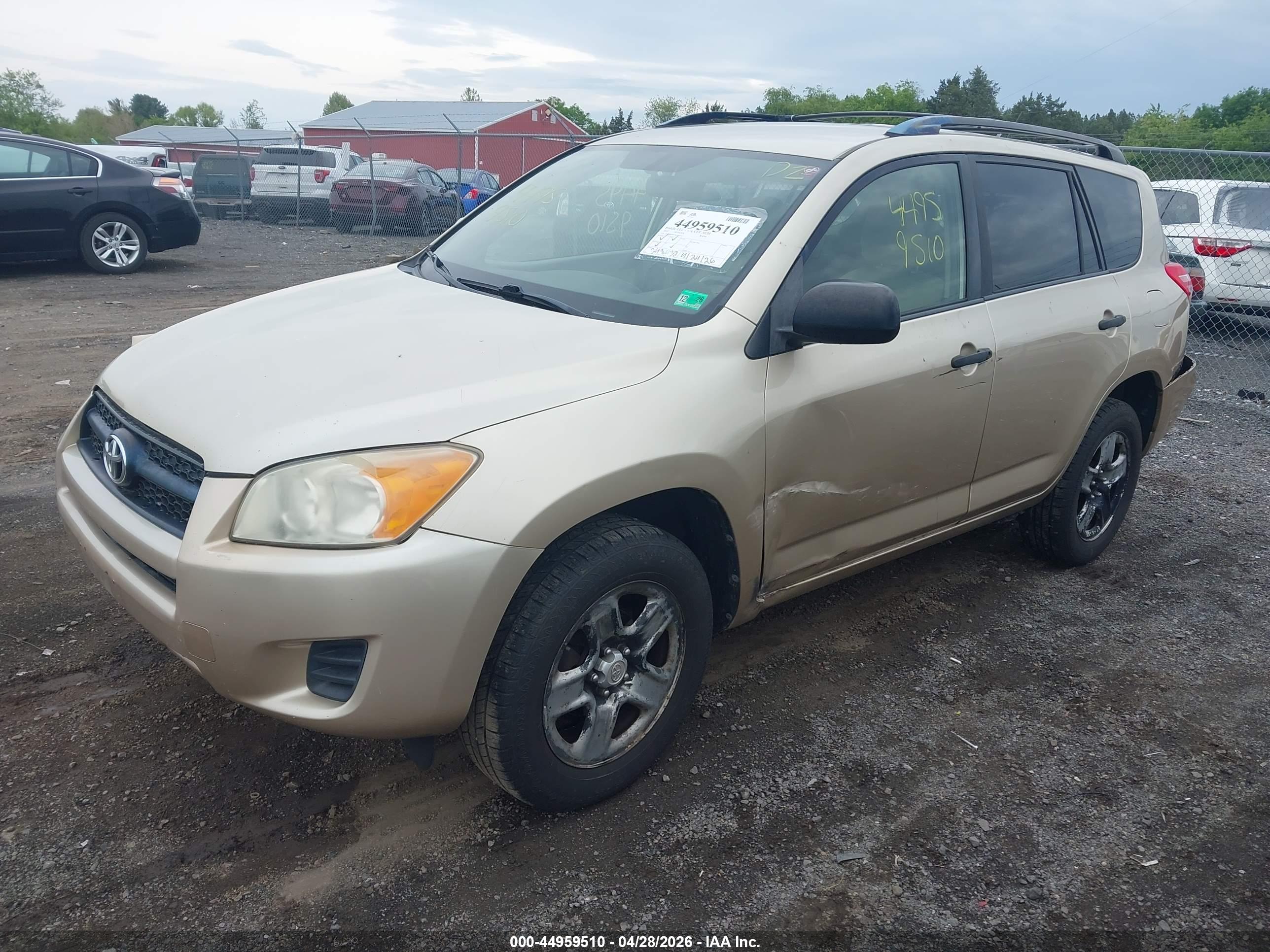 TOYOTA RAV4 image 2