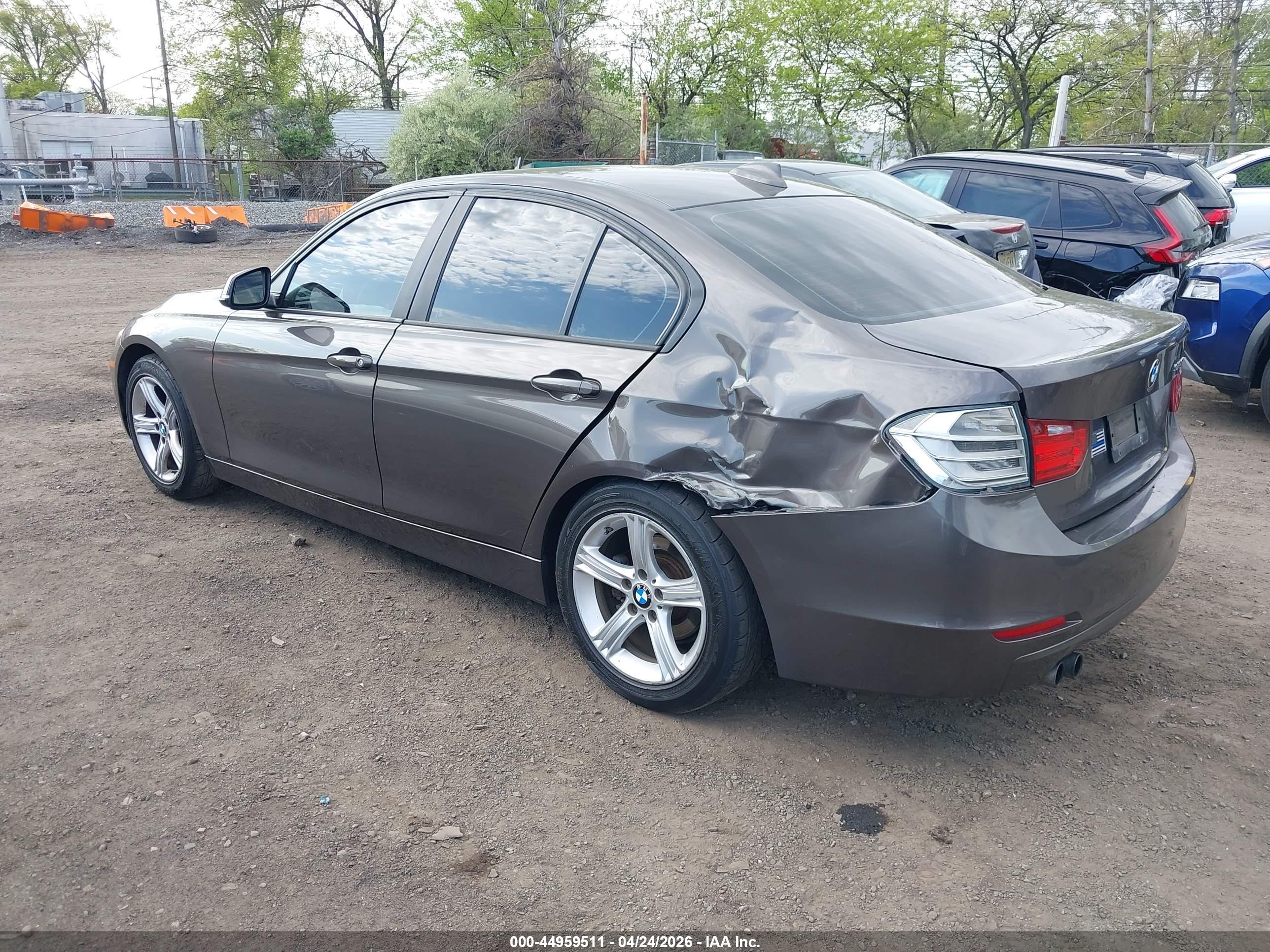 BMW 328I image 3