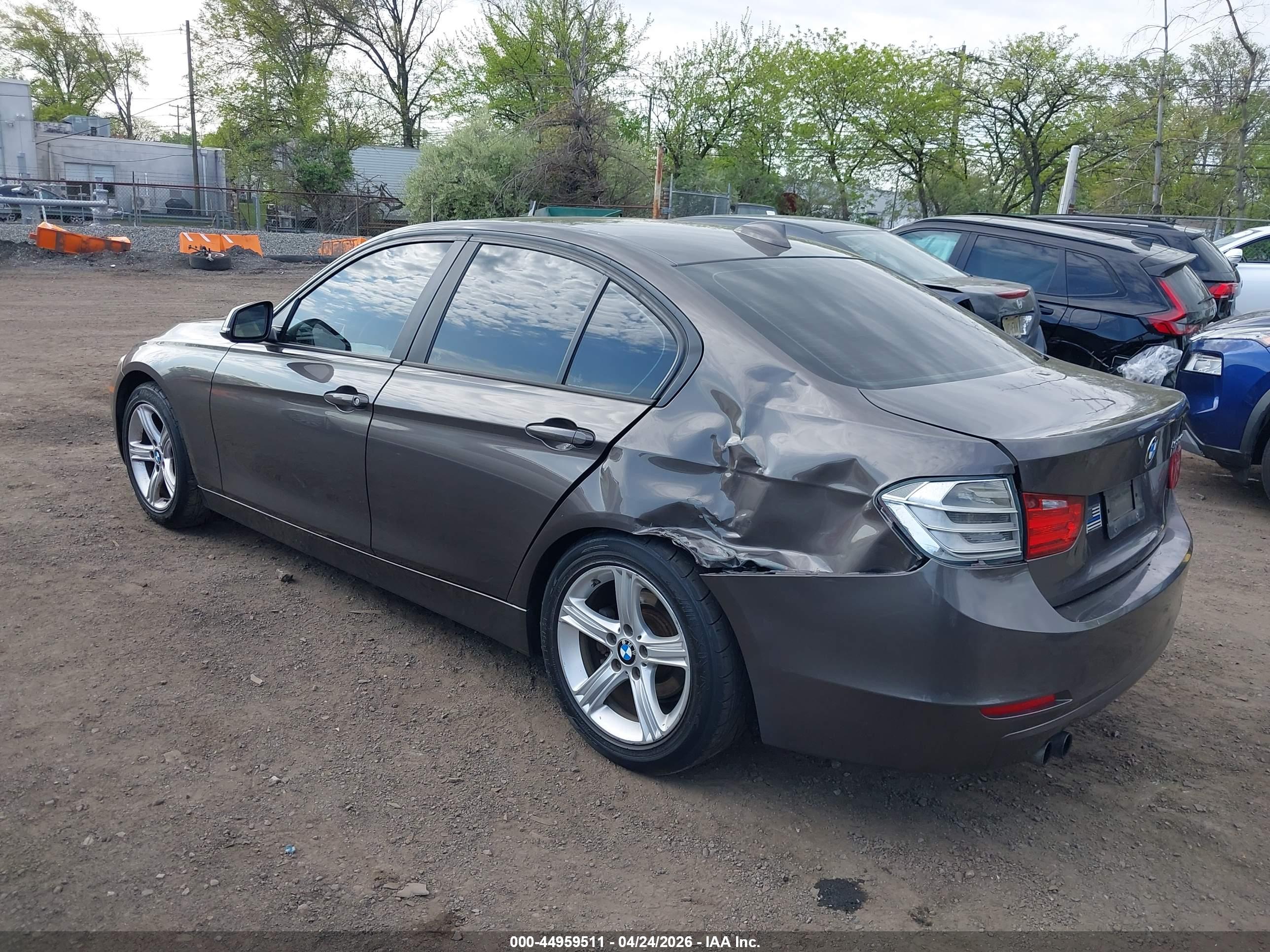 BMW 328I image 6