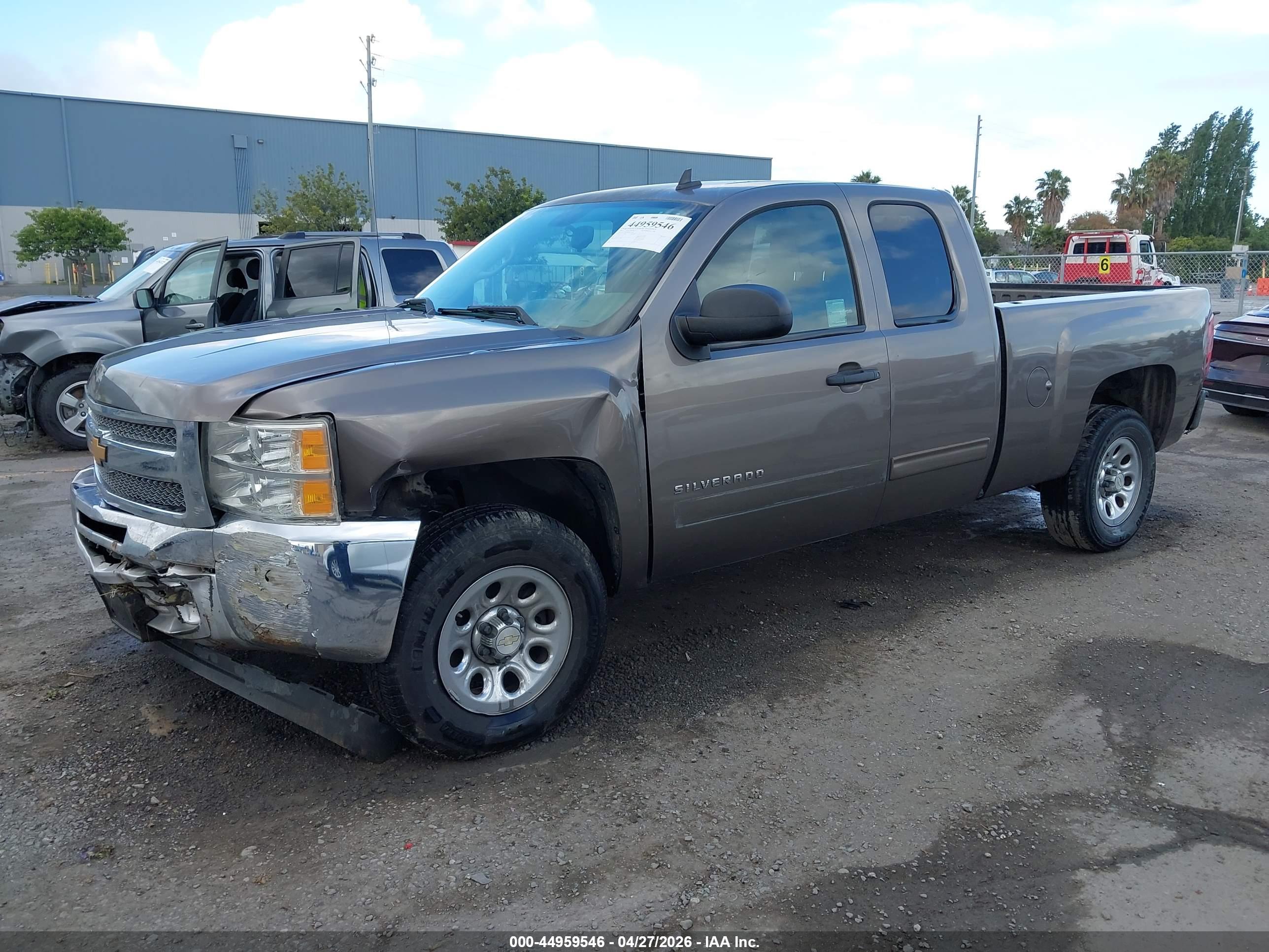 CHEVROLET SILVERADO image 2