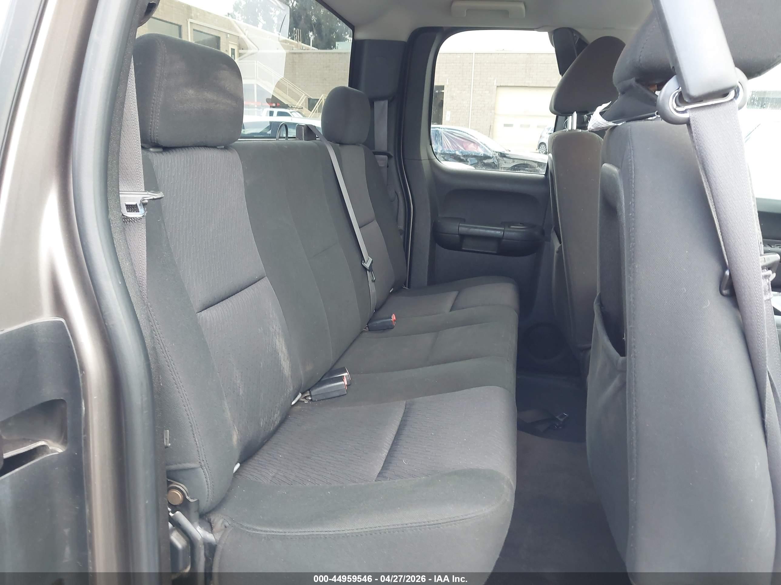 CHEVROLET SILVERADO image 8