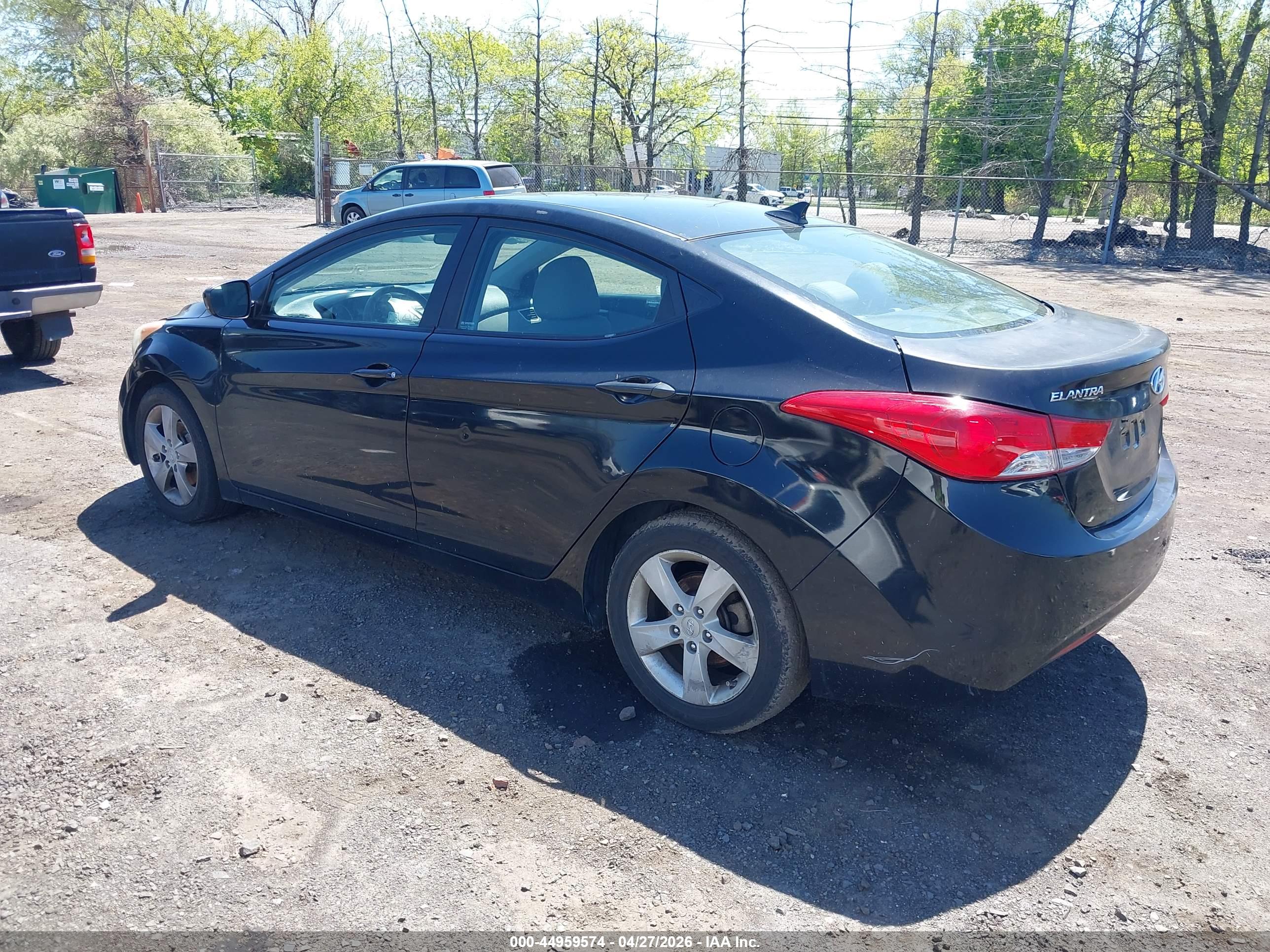 HYUNDAI ELANTRA image 3