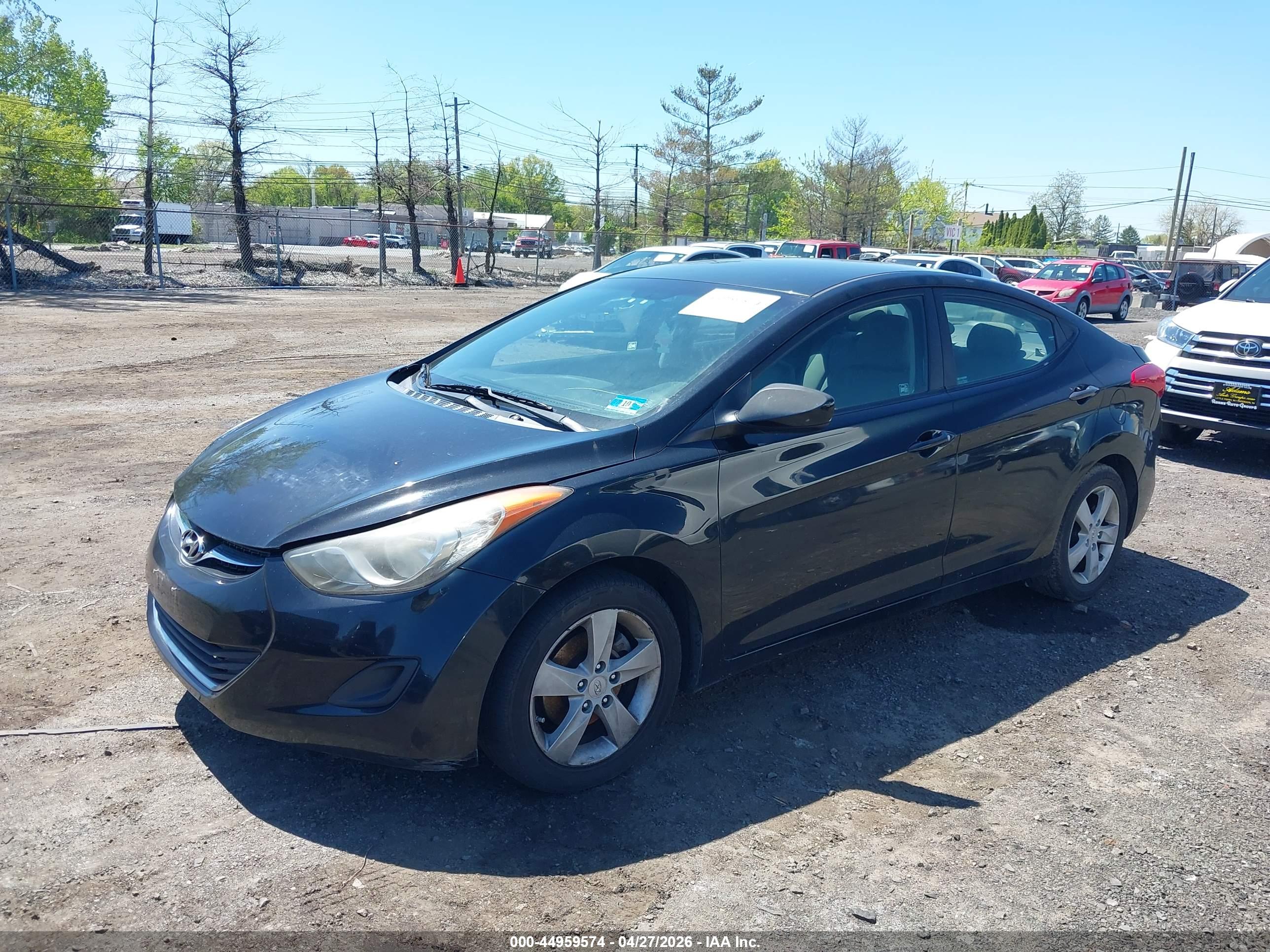 HYUNDAI ELANTRA image 6
