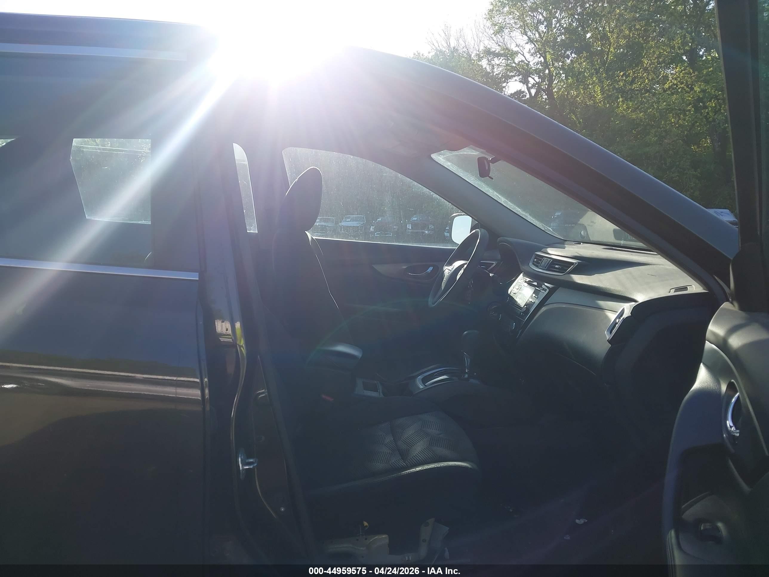 NISSAN ROGUE image 5