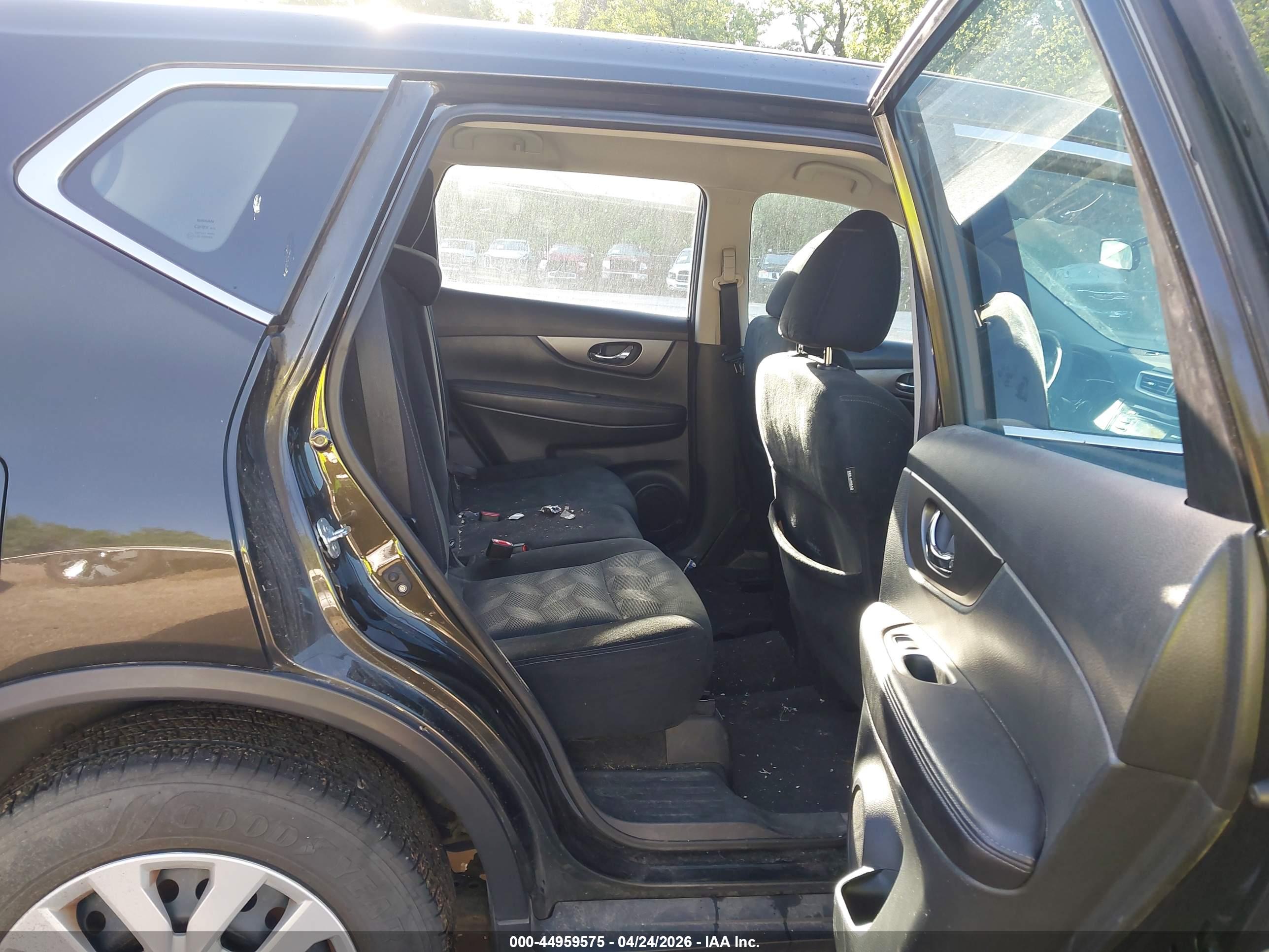 NISSAN ROGUE image 8