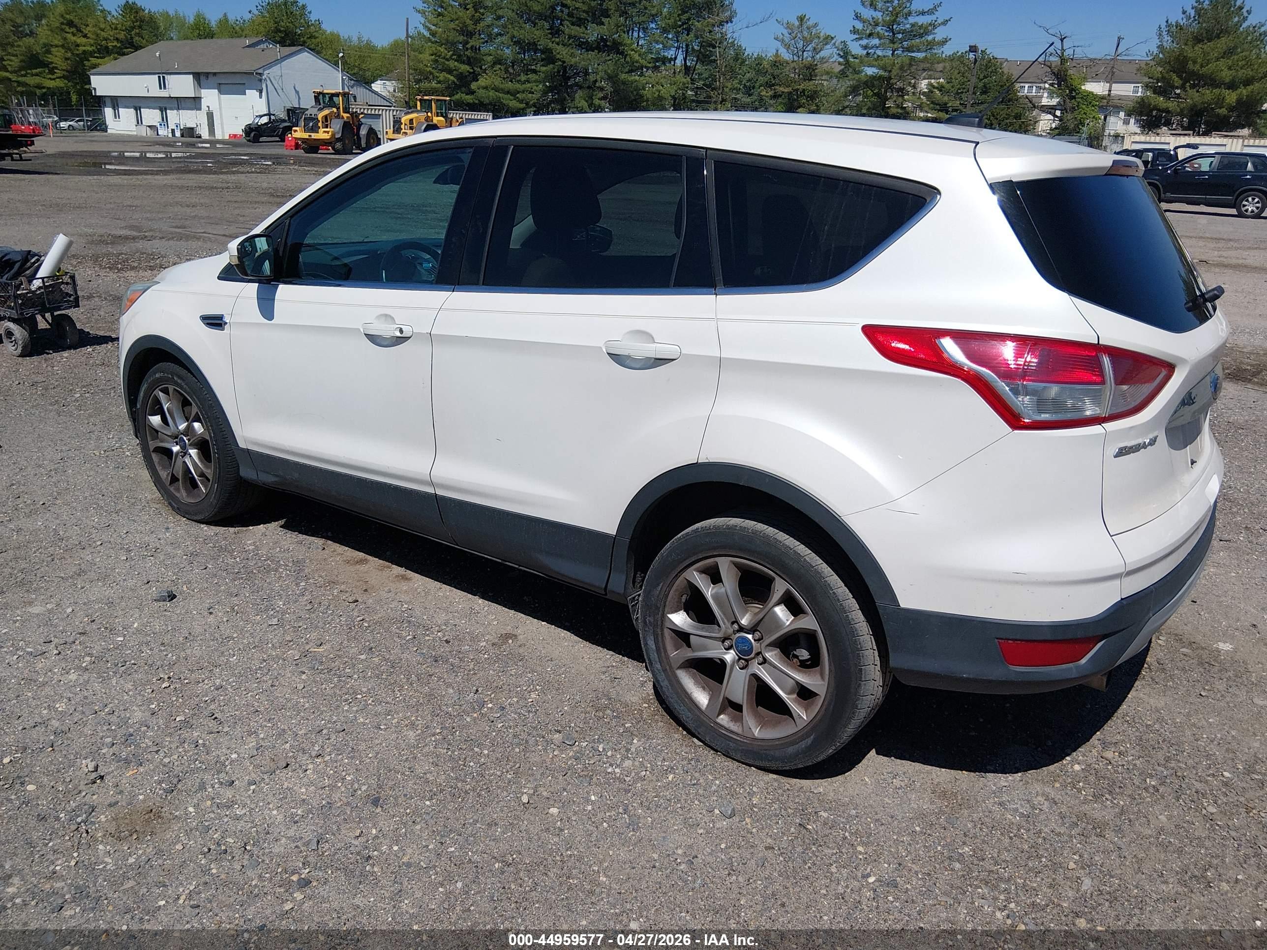 FORD ESCAPE image 3