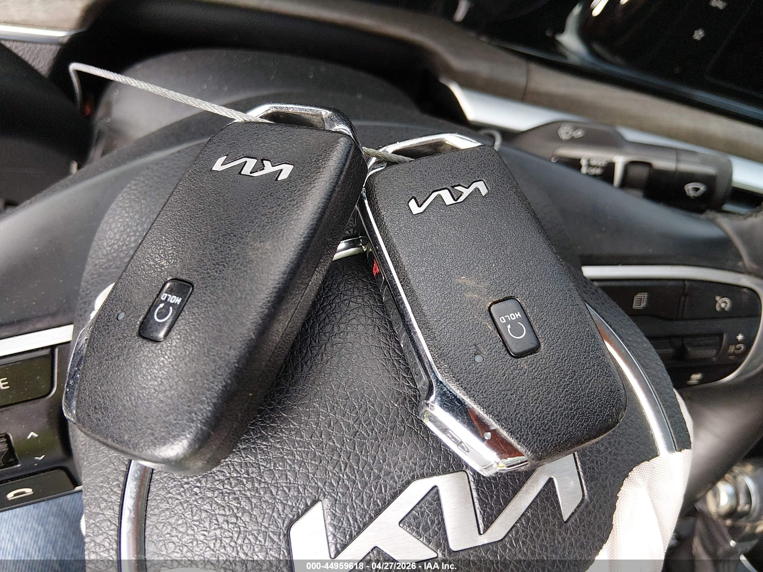 KIA K5 image 11