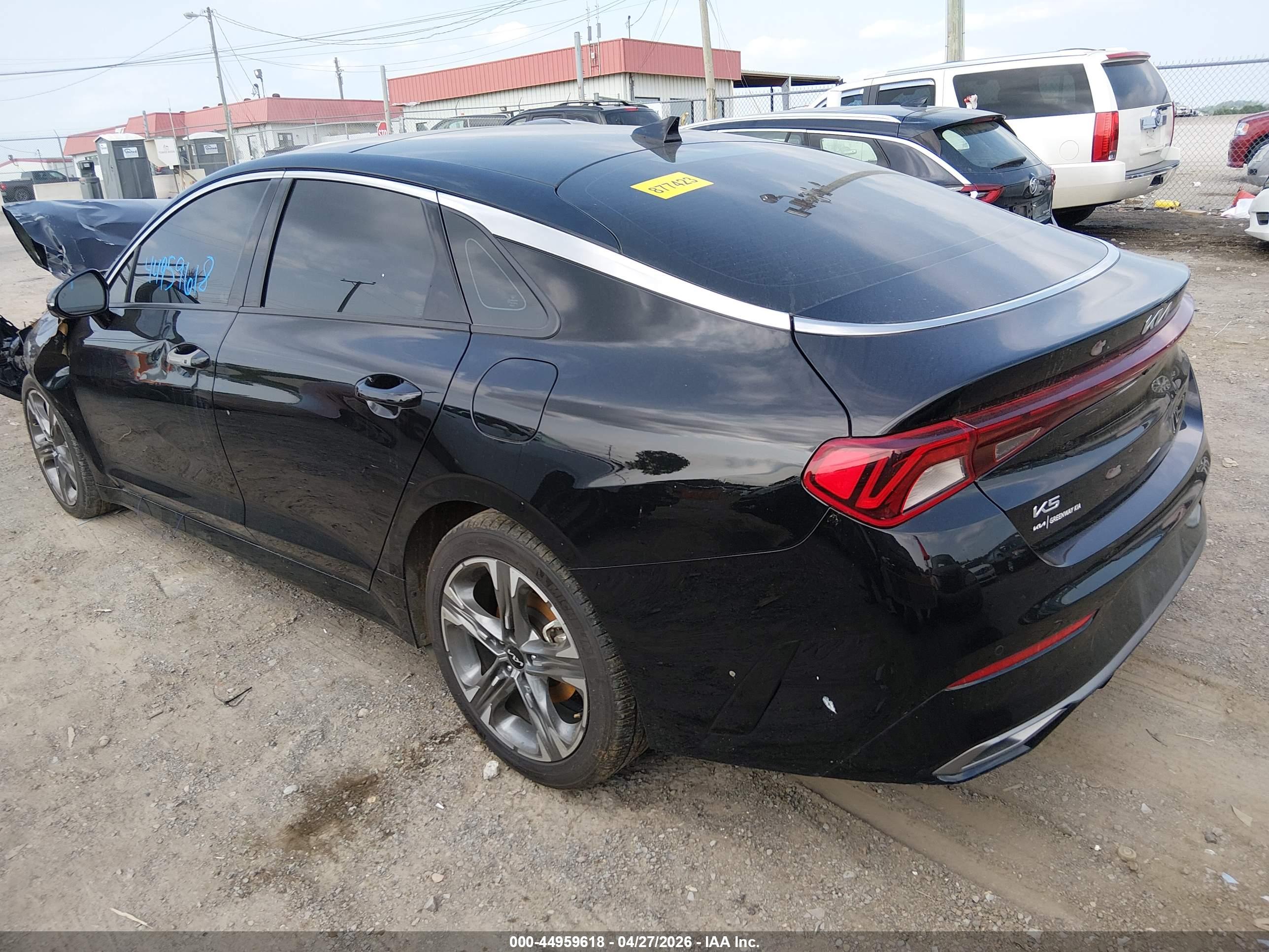 KIA K5 image 3