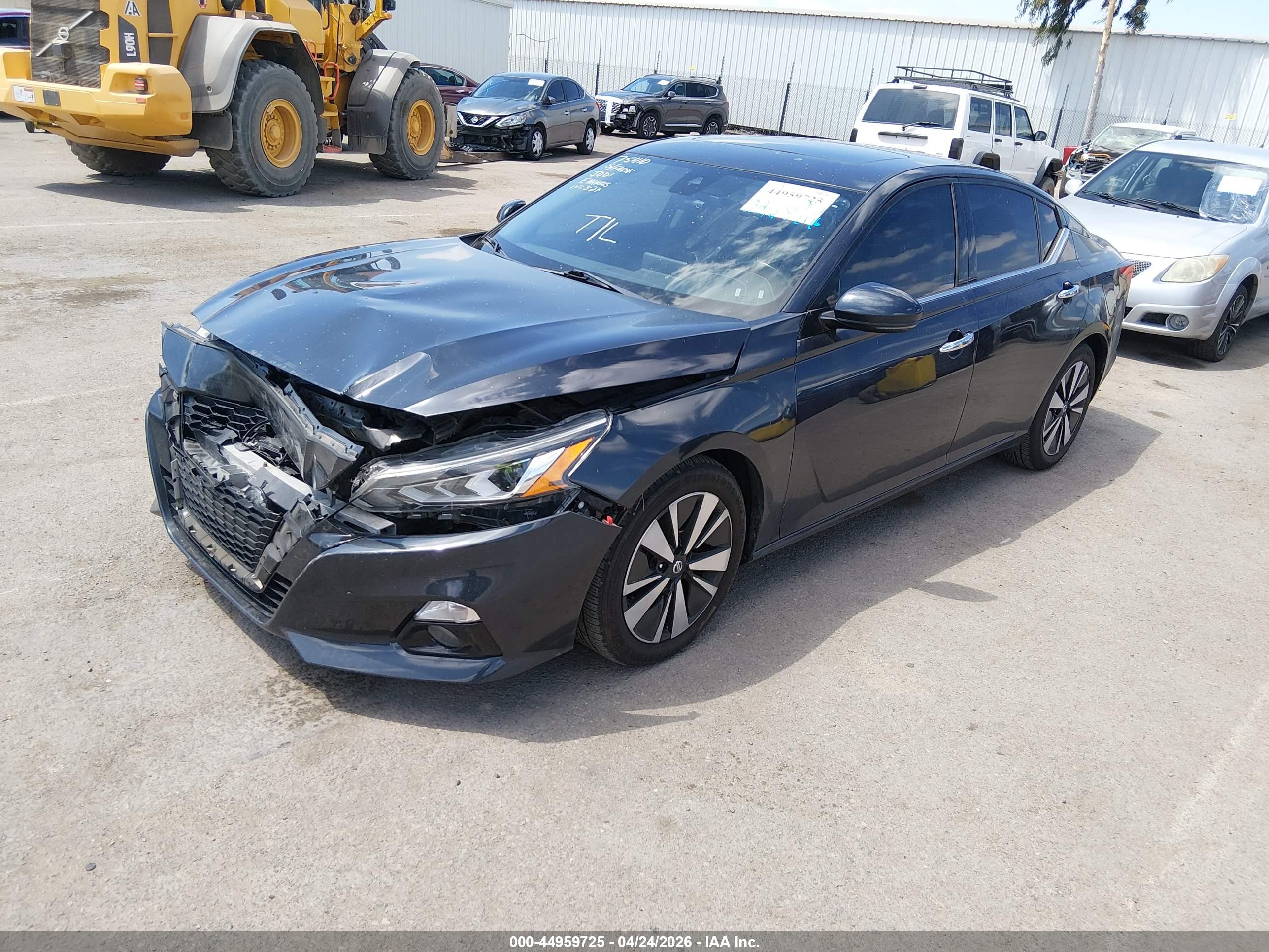 NISSAN ALTIMA image 2