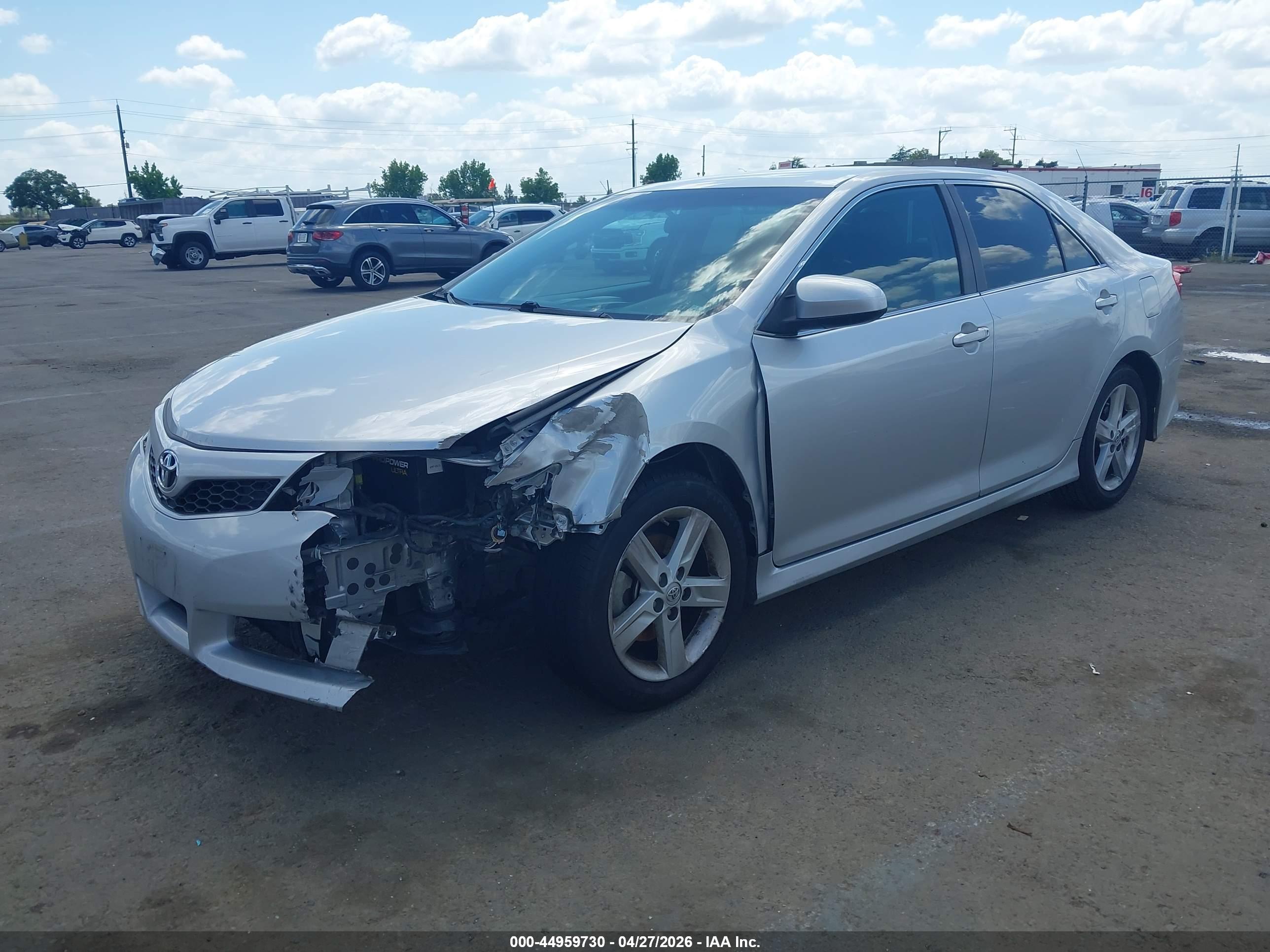 TOYOTA CAMRY image 2