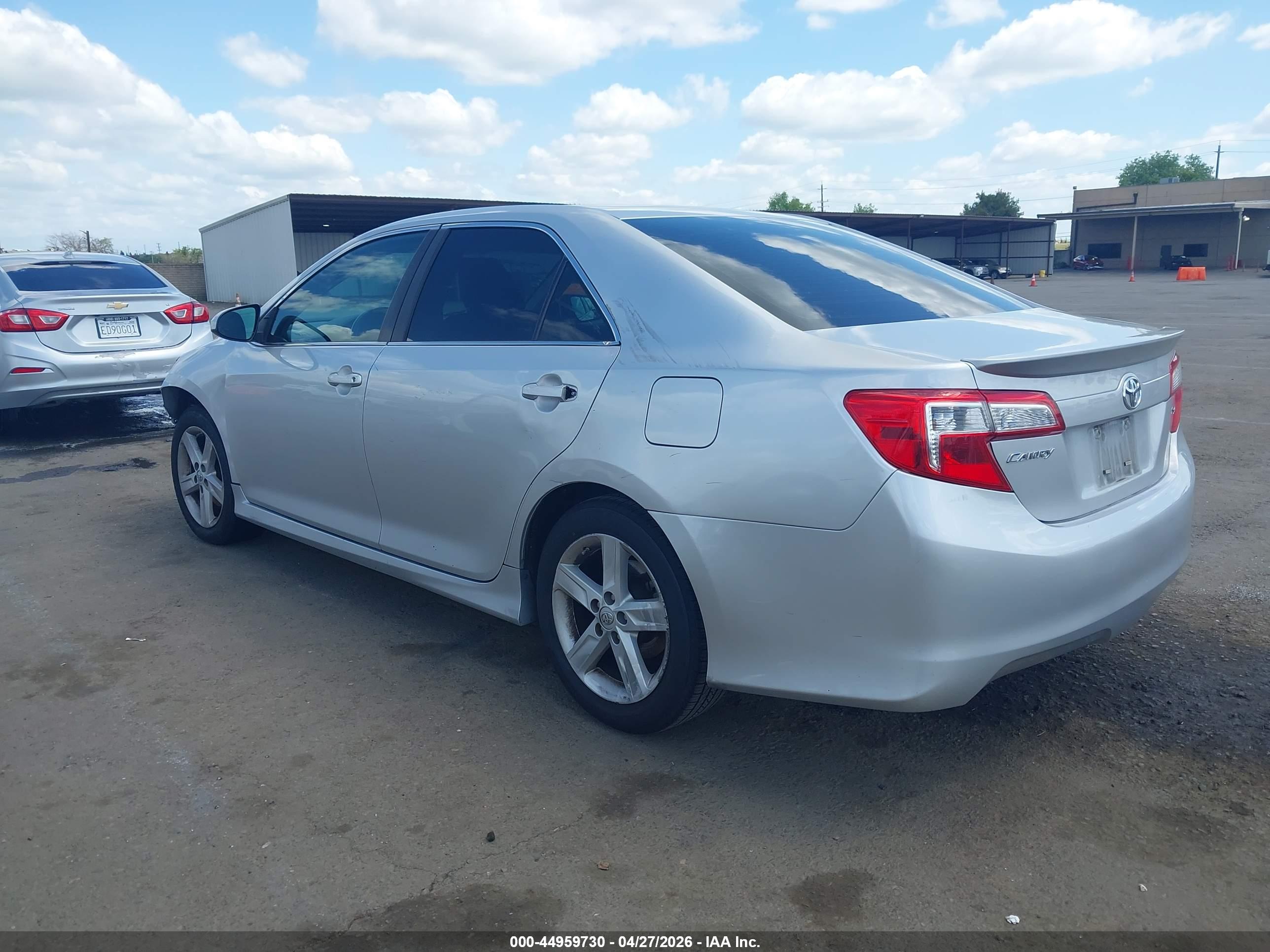 TOYOTA CAMRY image 3