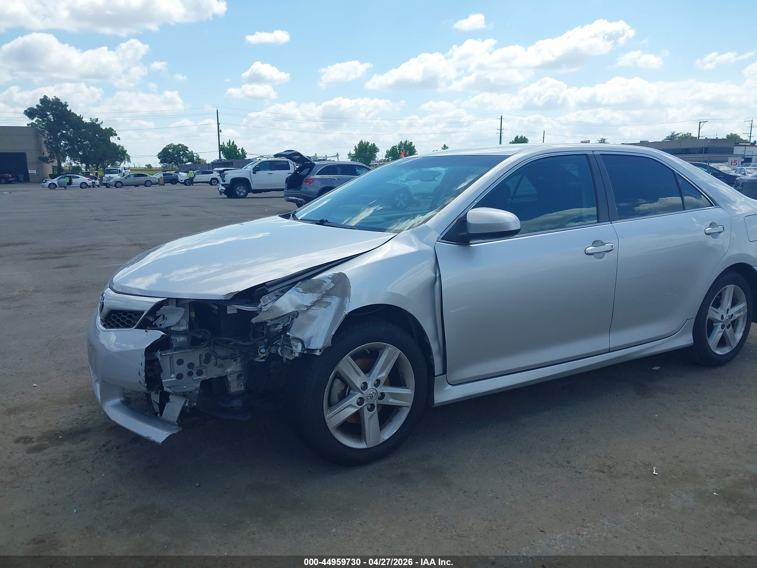 TOYOTA CAMRY image 6