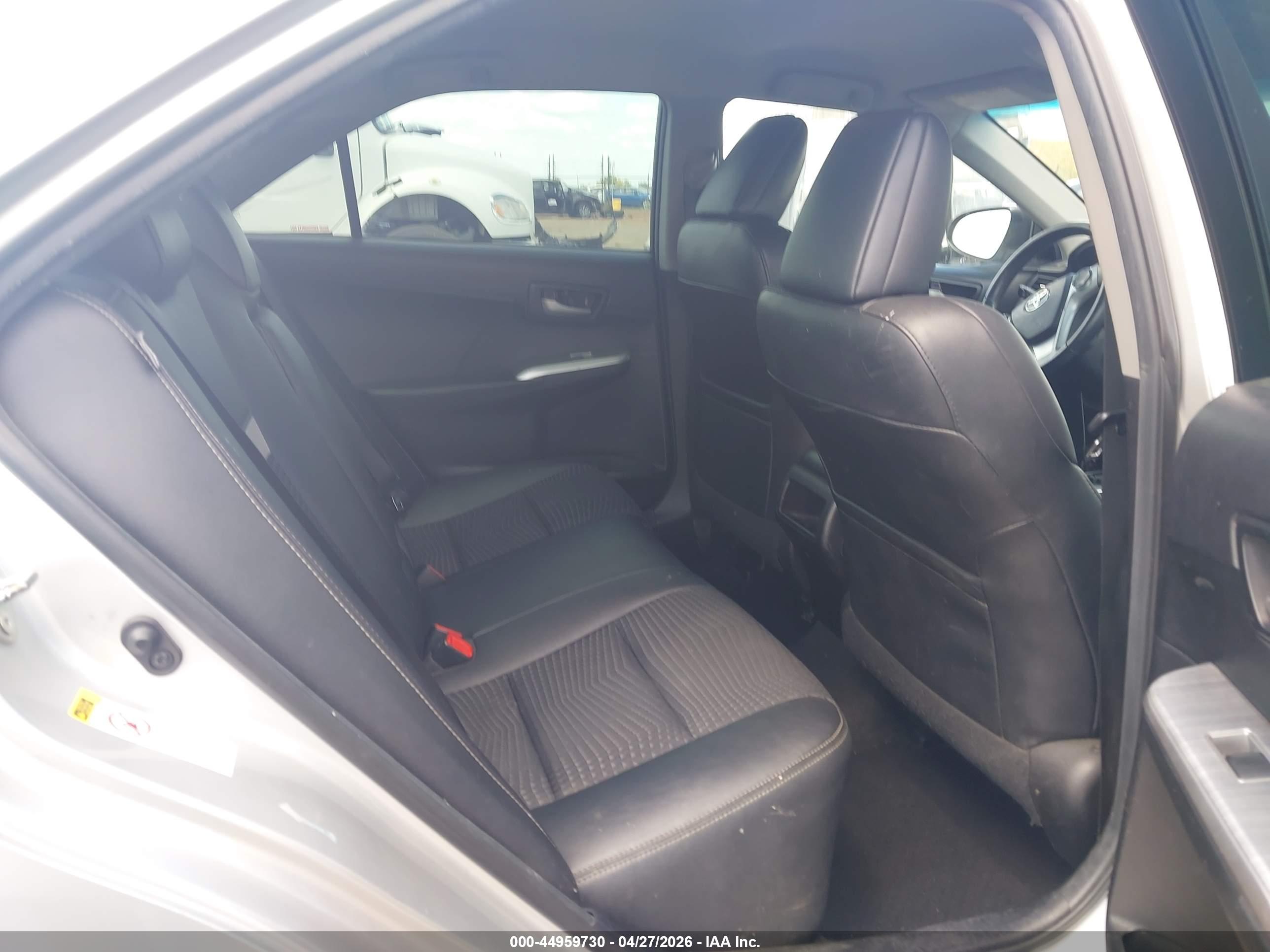 TOYOTA CAMRY image 8
