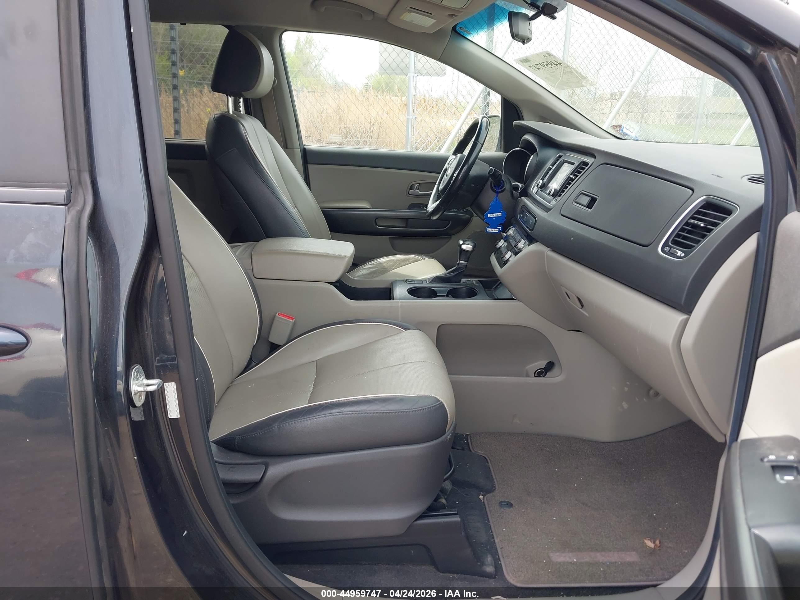 KIA SEDONA image 5