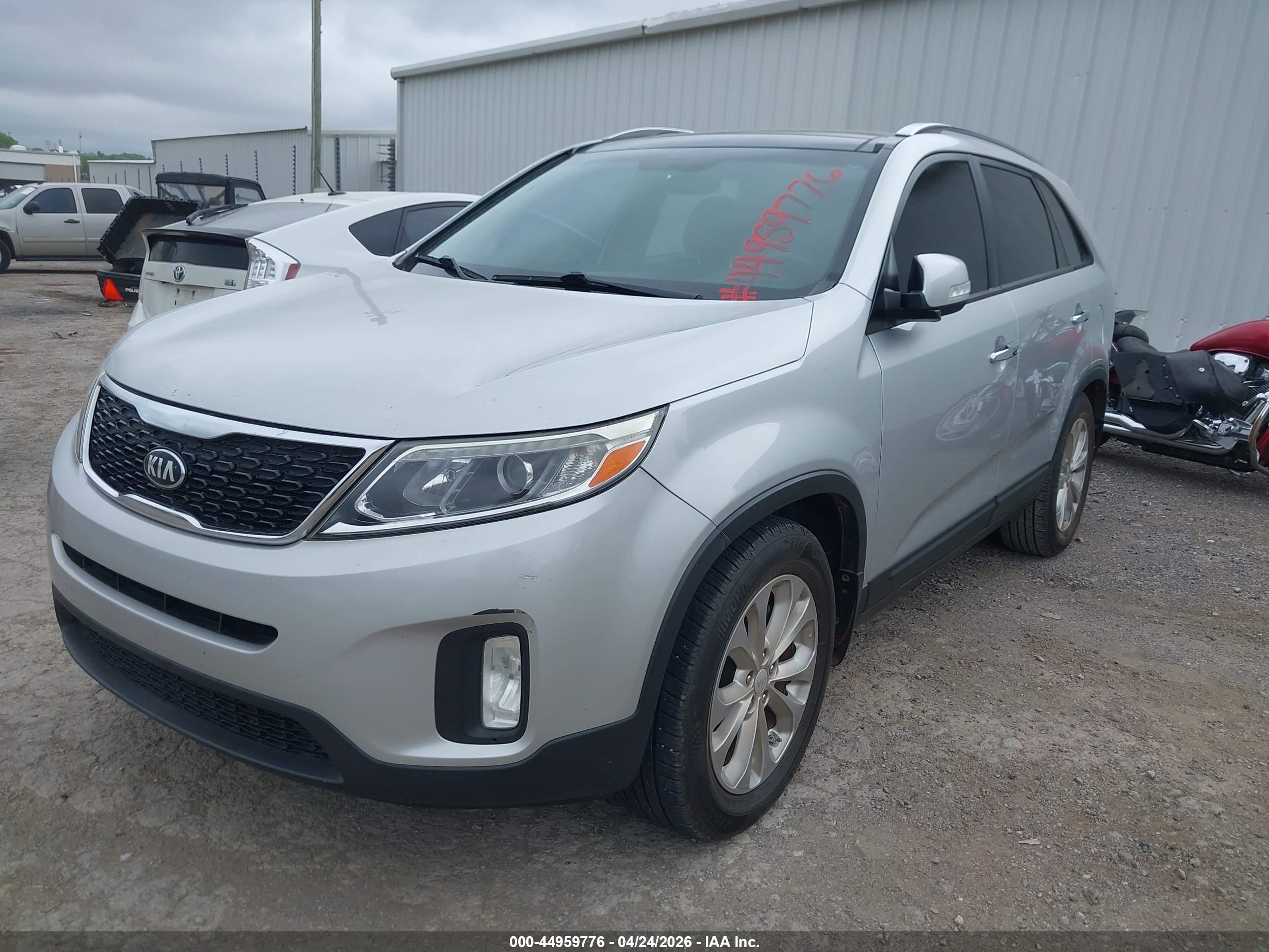 KIA SORENTO image 2