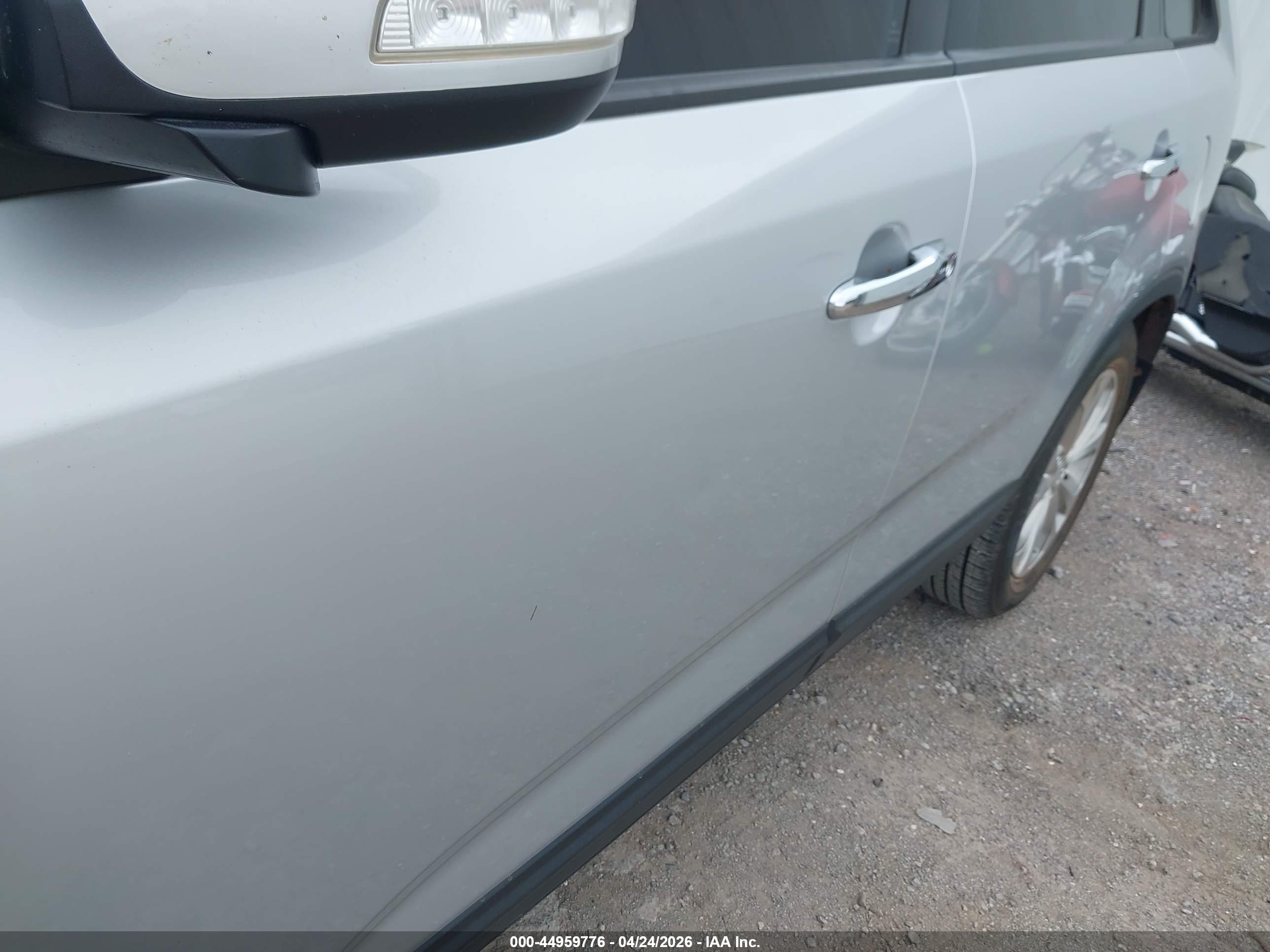 KIA SORENTO image 6