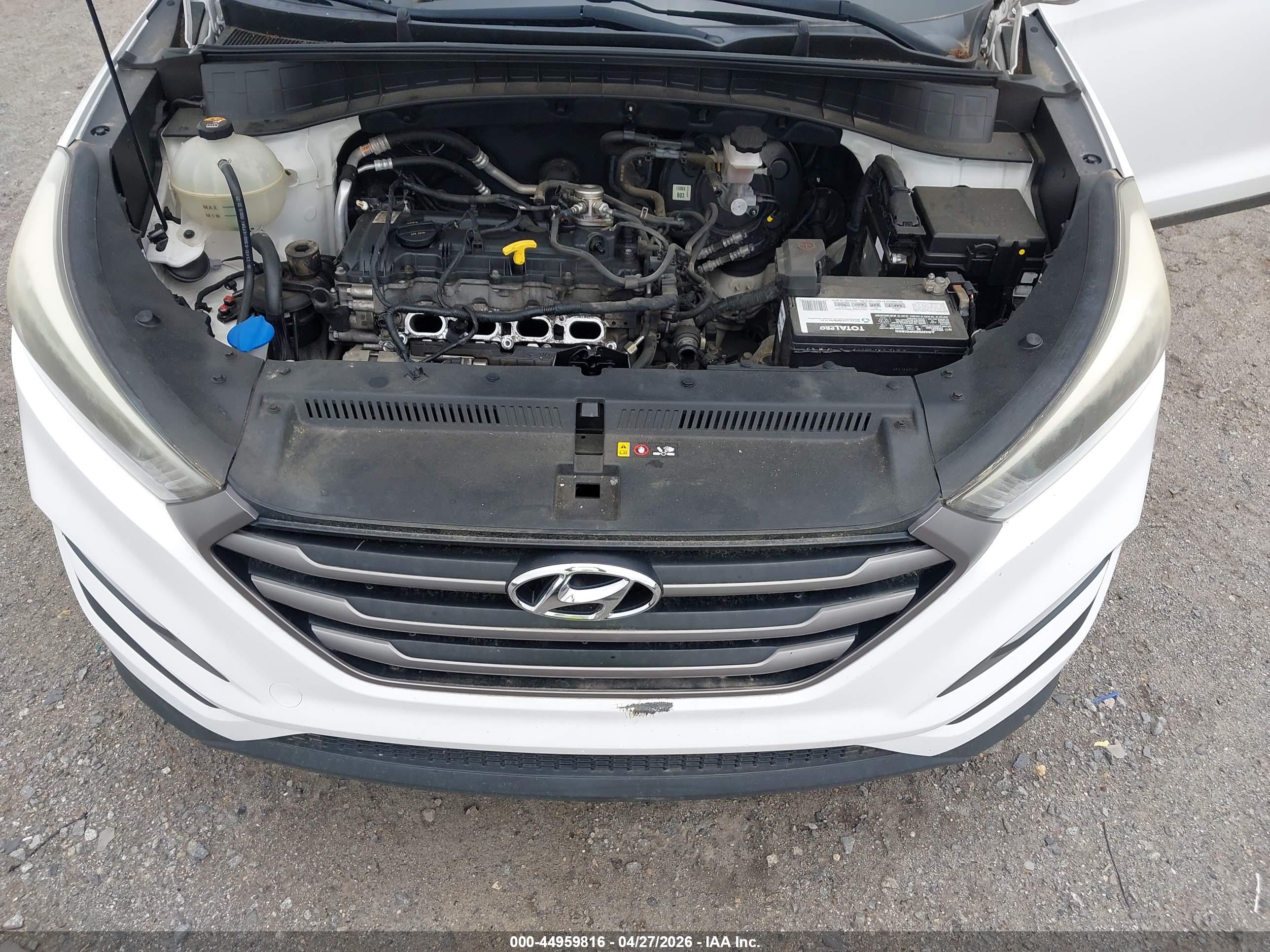 HYUNDAI TUCSON image 10