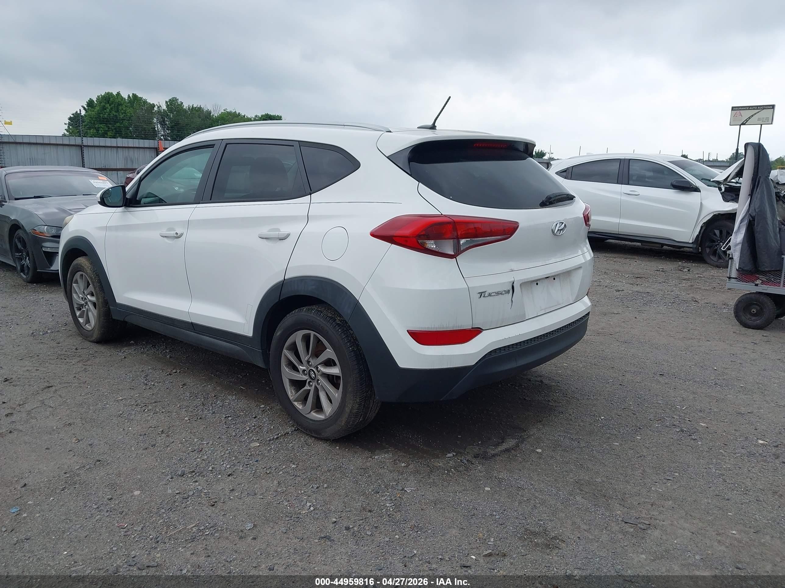 HYUNDAI TUCSON image 3